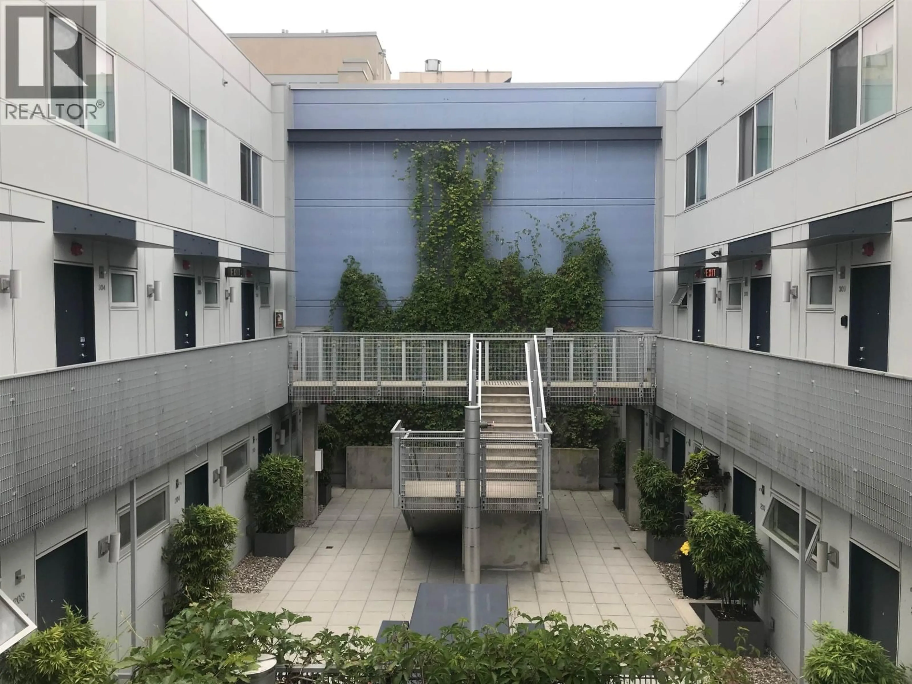 Indoor foyer for 210 - 626 ALEXANDER STREET, Vancouver British Columbia V6A1C9