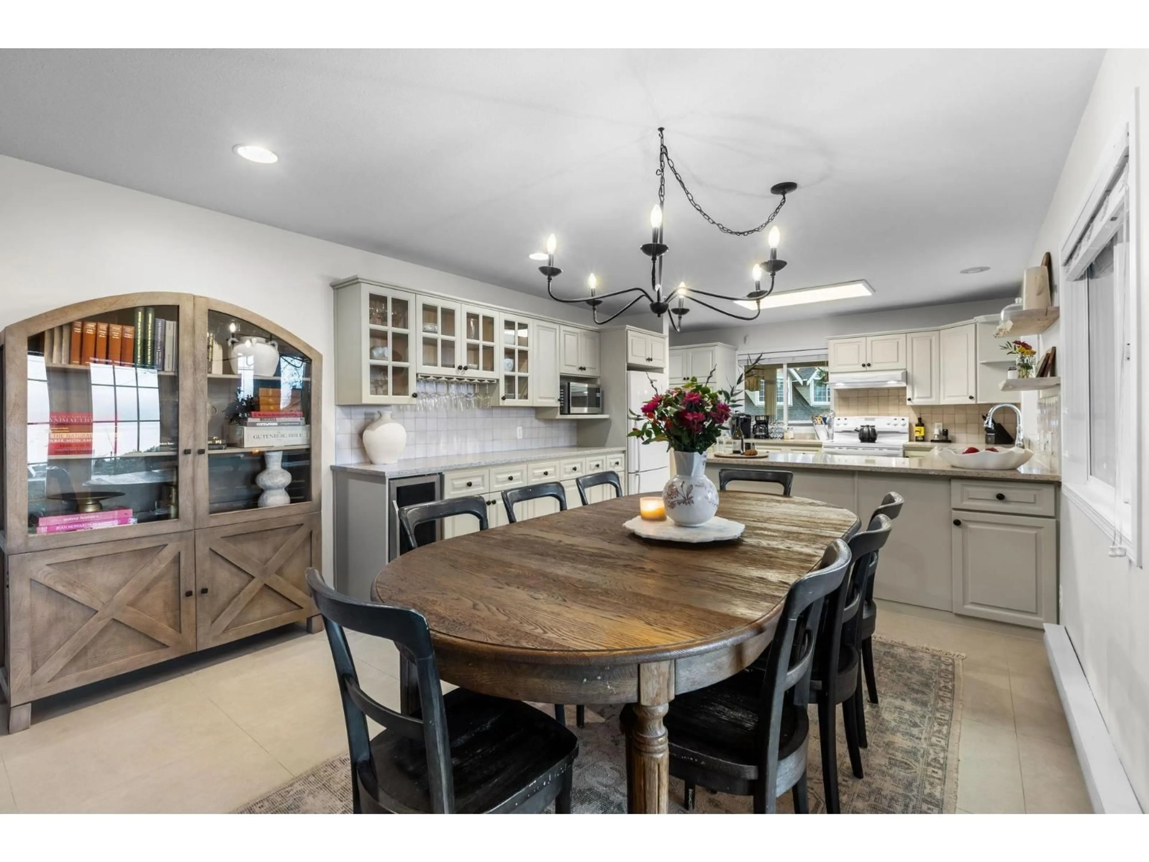 Open concept kitchen, unknown for 7388 ROCKWELL PLACE, Harrison Hot Springs British Columbia V0M1A0