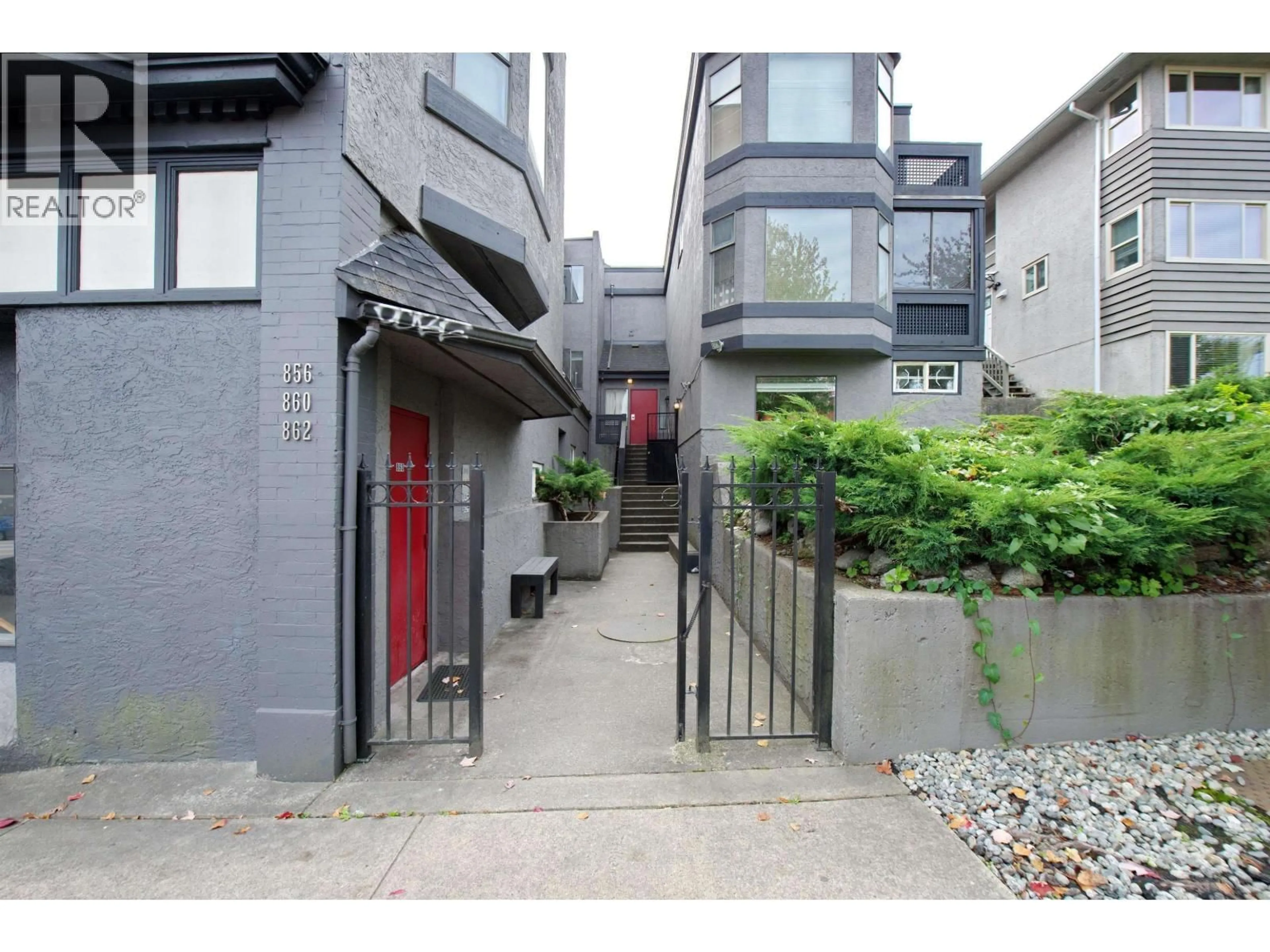 Unknown for 2 - 862 BROADWAY, Vancouver British Columbia V5T1Y1