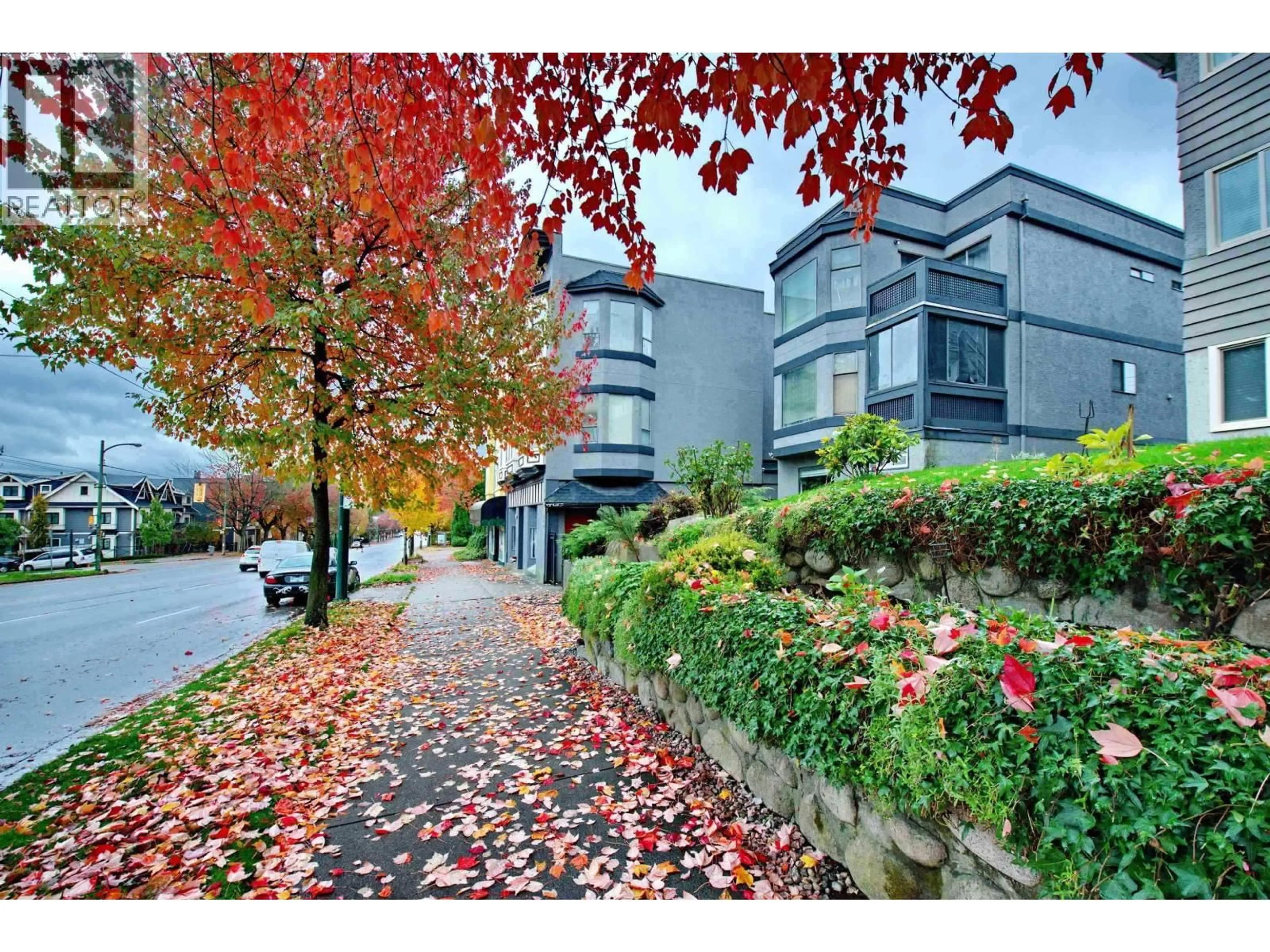 Patio, street for 2 - 862 BROADWAY, Vancouver British Columbia V5T1Y1