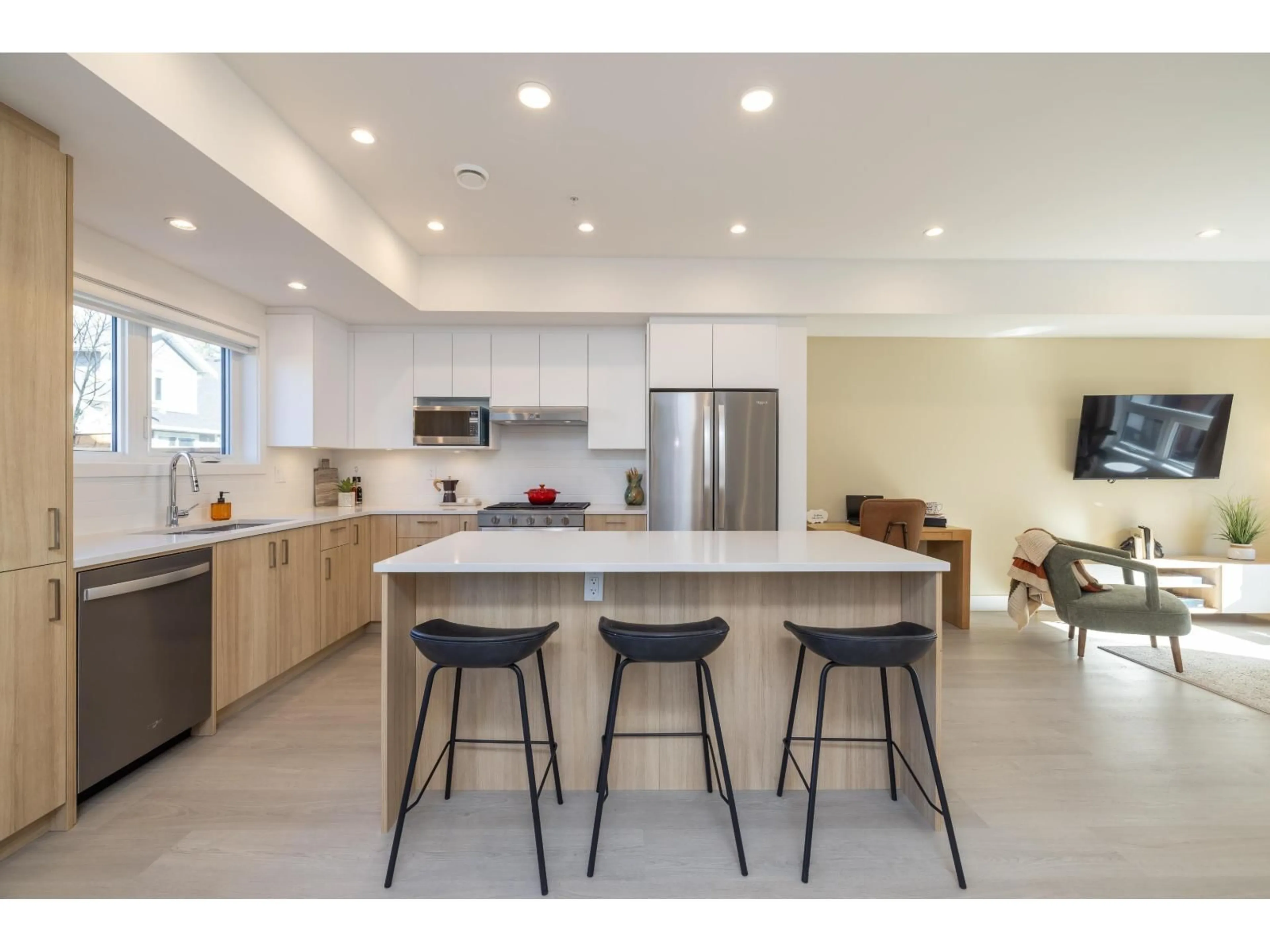 Open concept kitchen, ceramic/tile floor for 98 - 7381 PRESTON BOULEVARD, Mission British Columbia V2V1C5