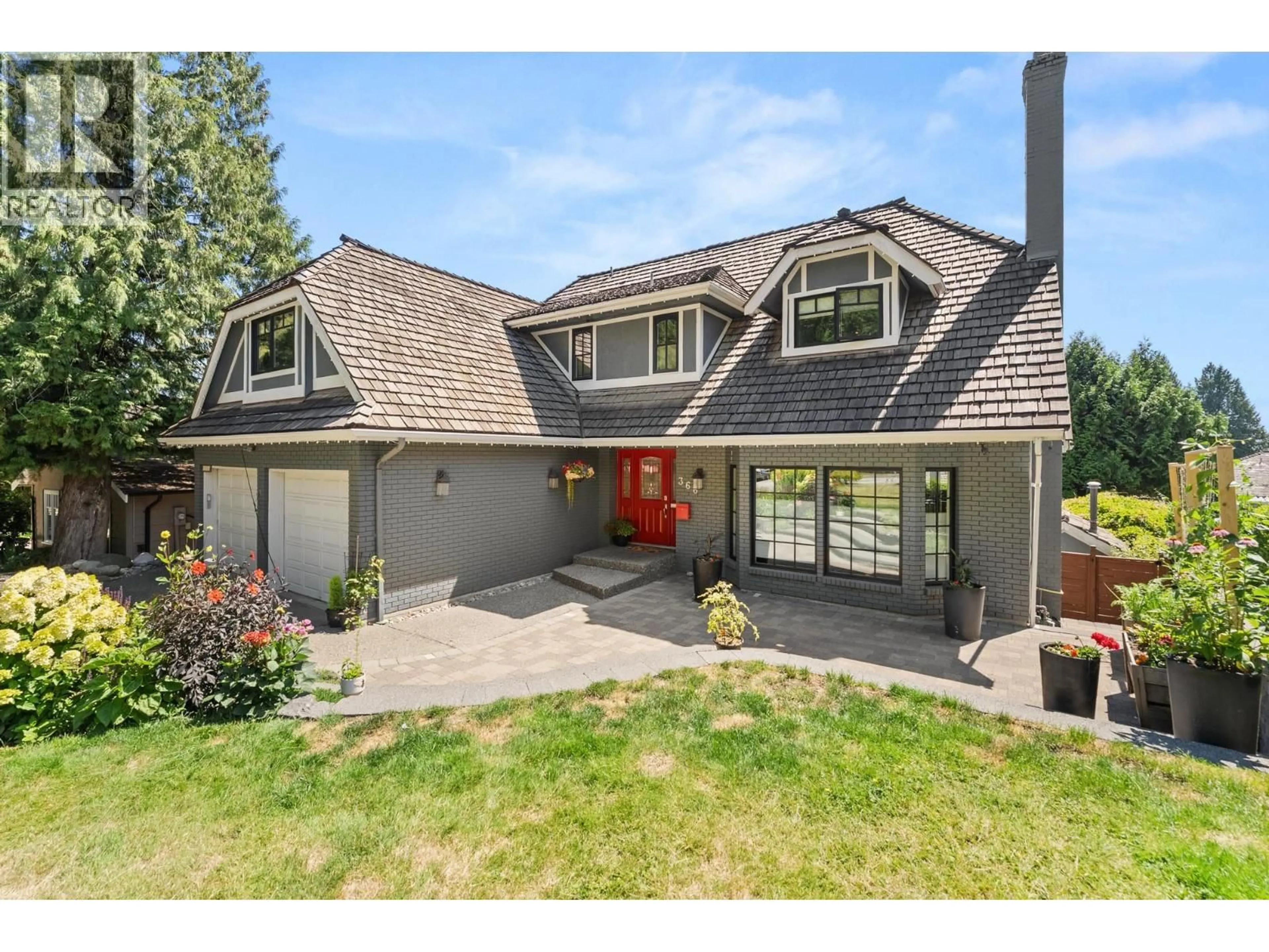 Home with vinyl exterior material, street for 366 BALFOUR DRIVE, Coquitlam British Columbia V3K6C5