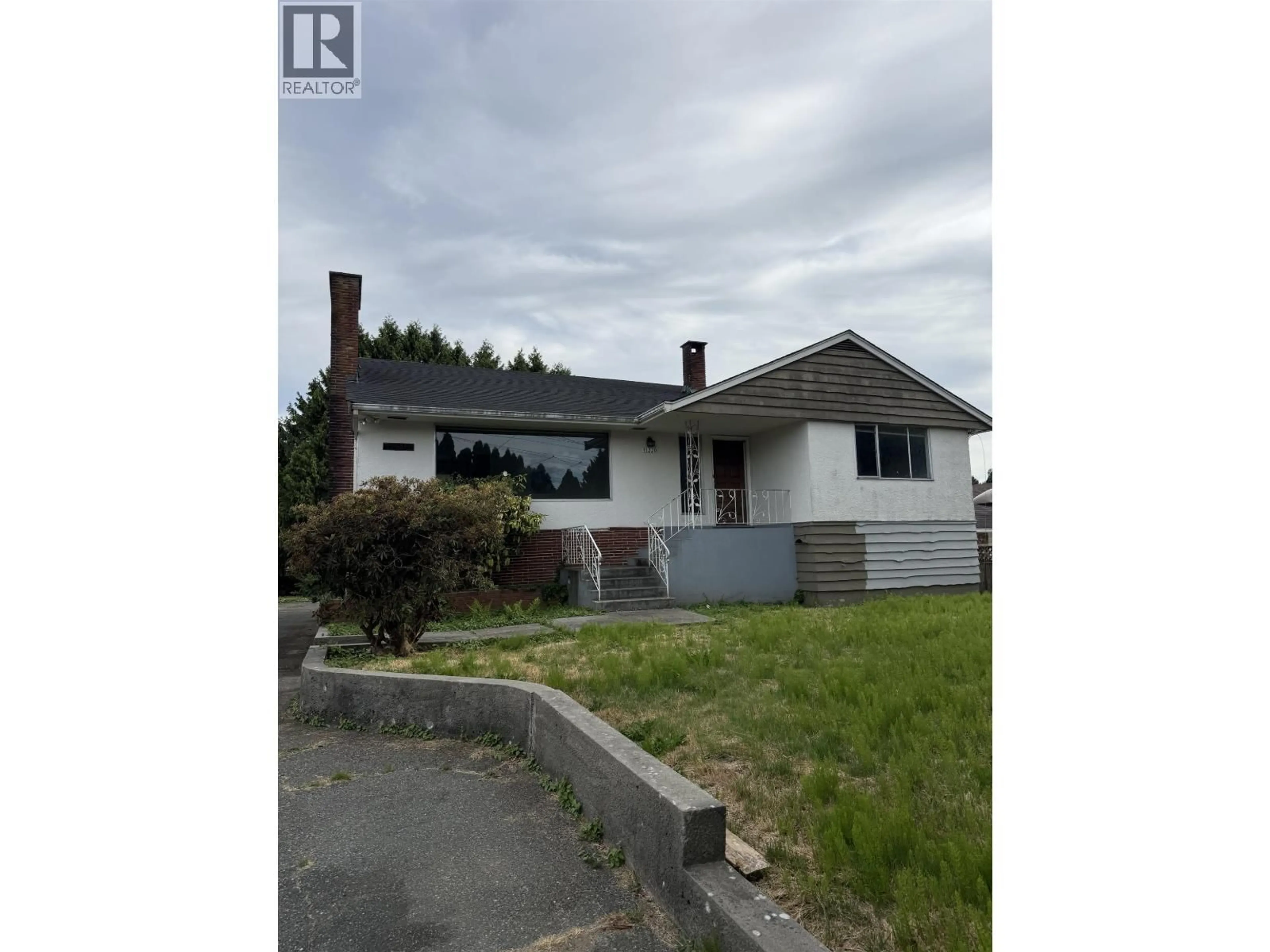 A pic from outside/outdoor area/front of a property/back of a property/a pic from drone, street for 11220 KING ROAD, Richmond British Columbia V7A3B4
