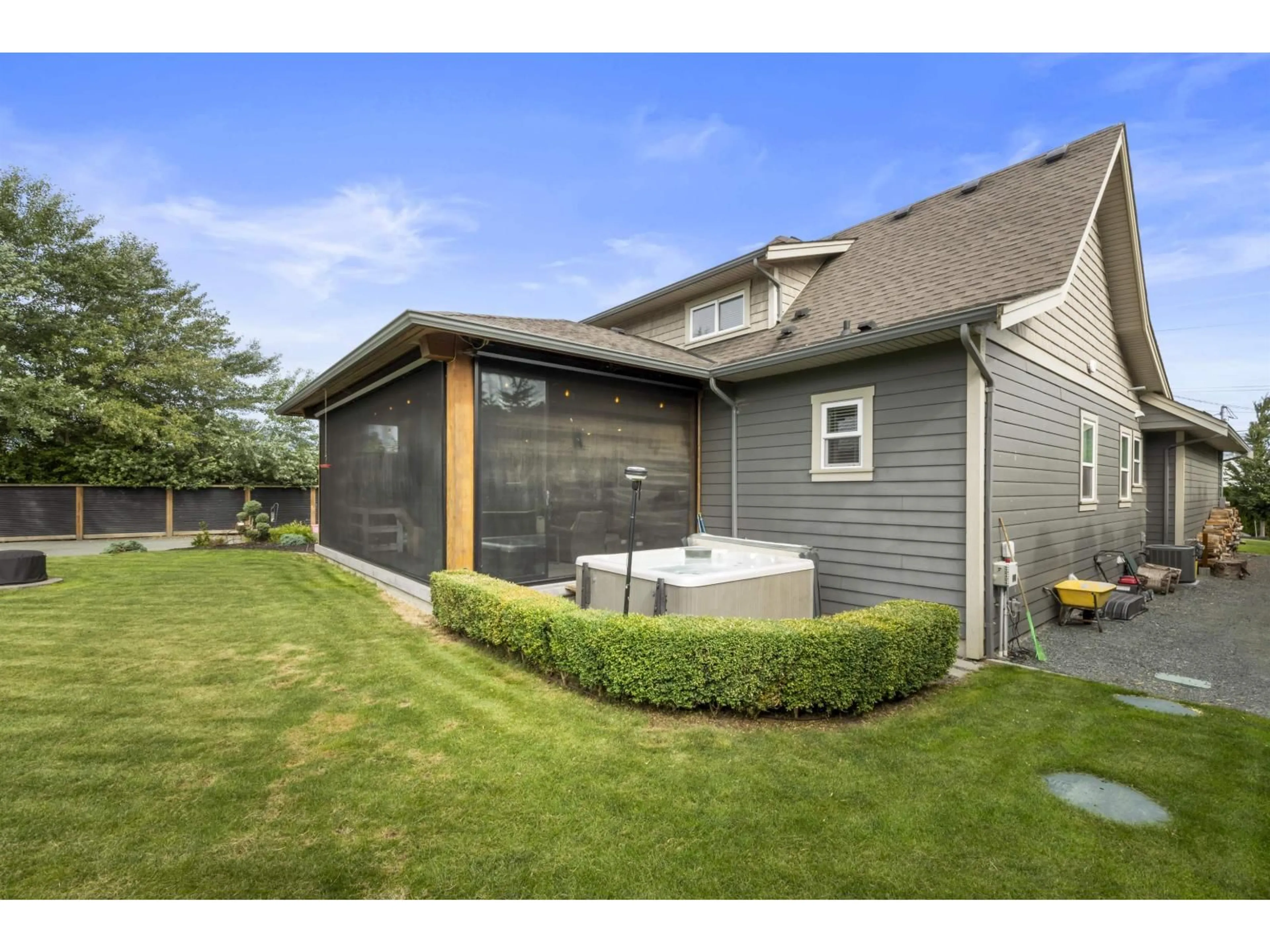 Home with vinyl exterior material, street for 44224 SOUTH SUMAS ROAD, Chilliwack British Columbia V2R4B7
