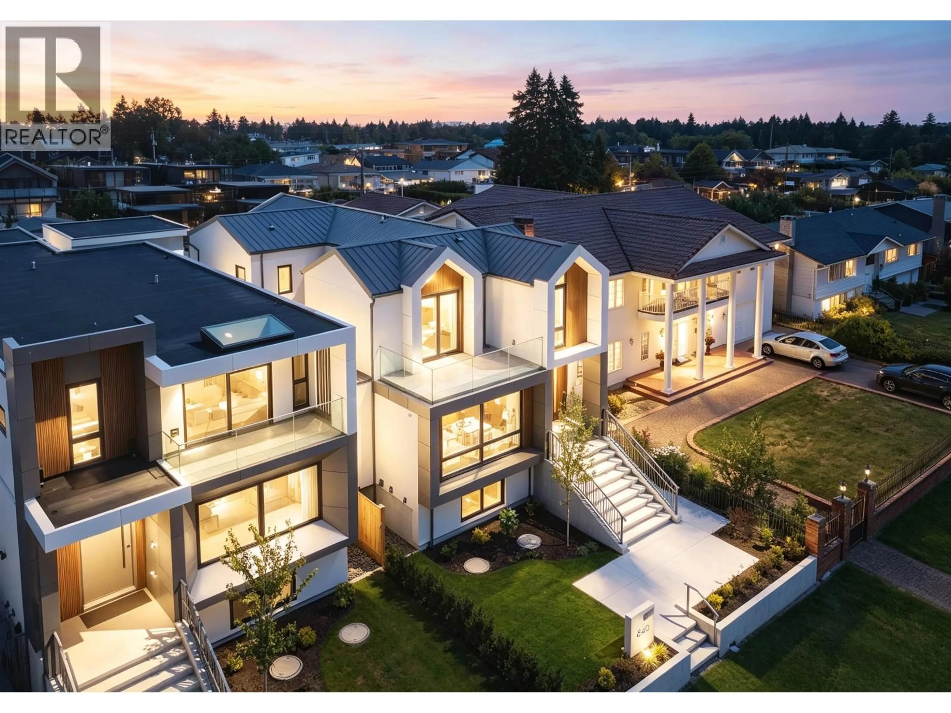 A pic from outside/outdoor area/front of a property/back of a property/a pic from drone, mountain view for 840 14TH STREET, North Vancouver British Columbia V7L2P6