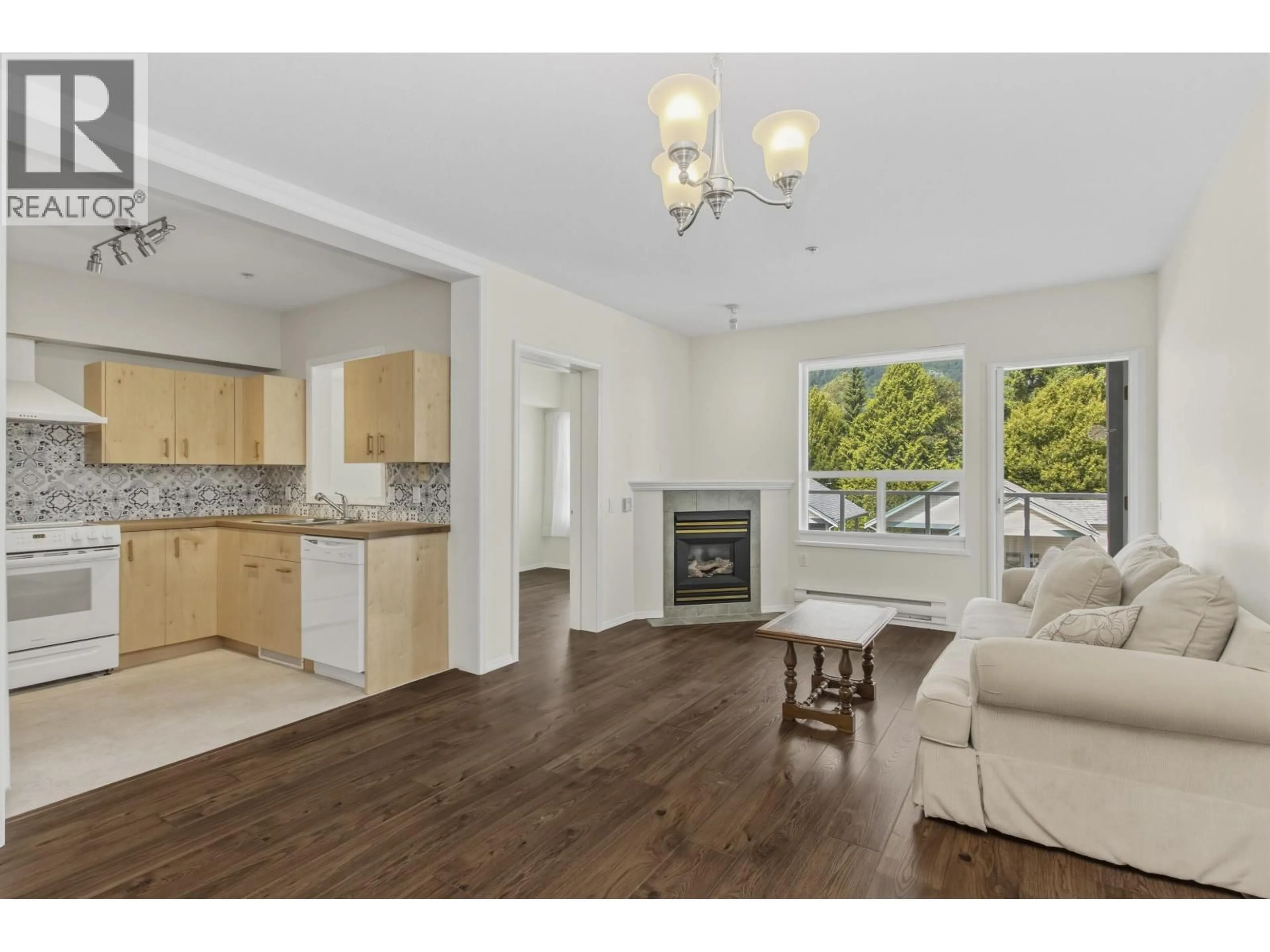 Unknown for 207 - 1203 PEMBERTON AVENUE, Squamish British Columbia V8B0J7