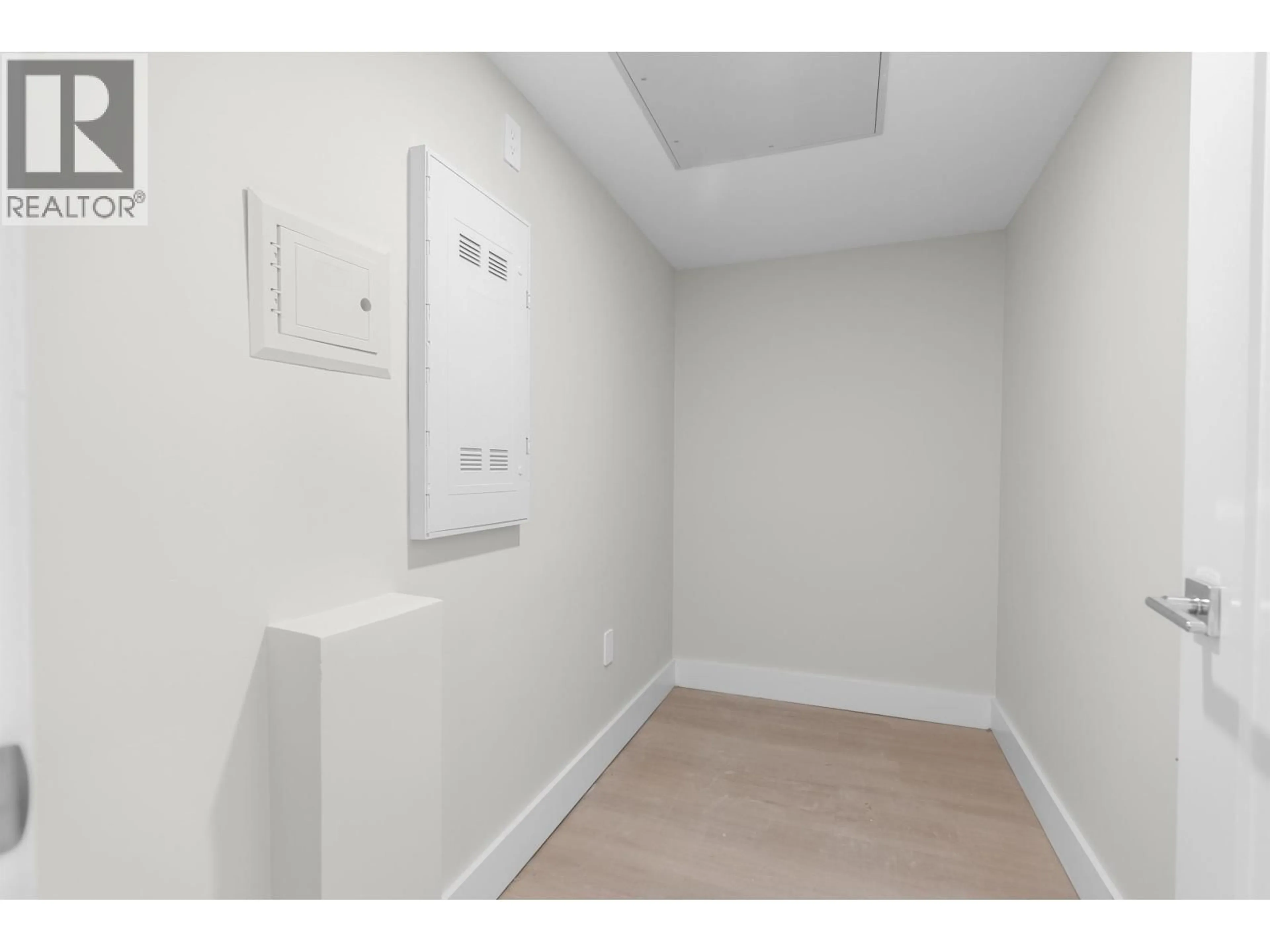 A pic of a room for 207 - 3050 KINGSWAY, Vancouver British Columbia V5R5J7