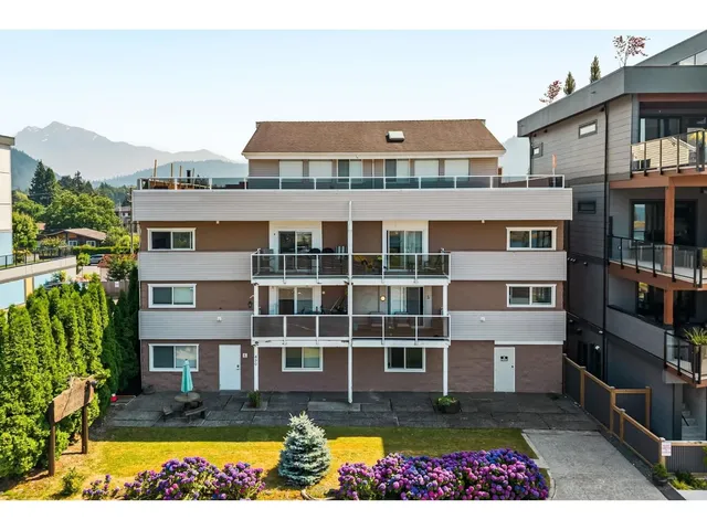20 - 450 ESPLANADE AVENUE, Harrison Hot Springs 2