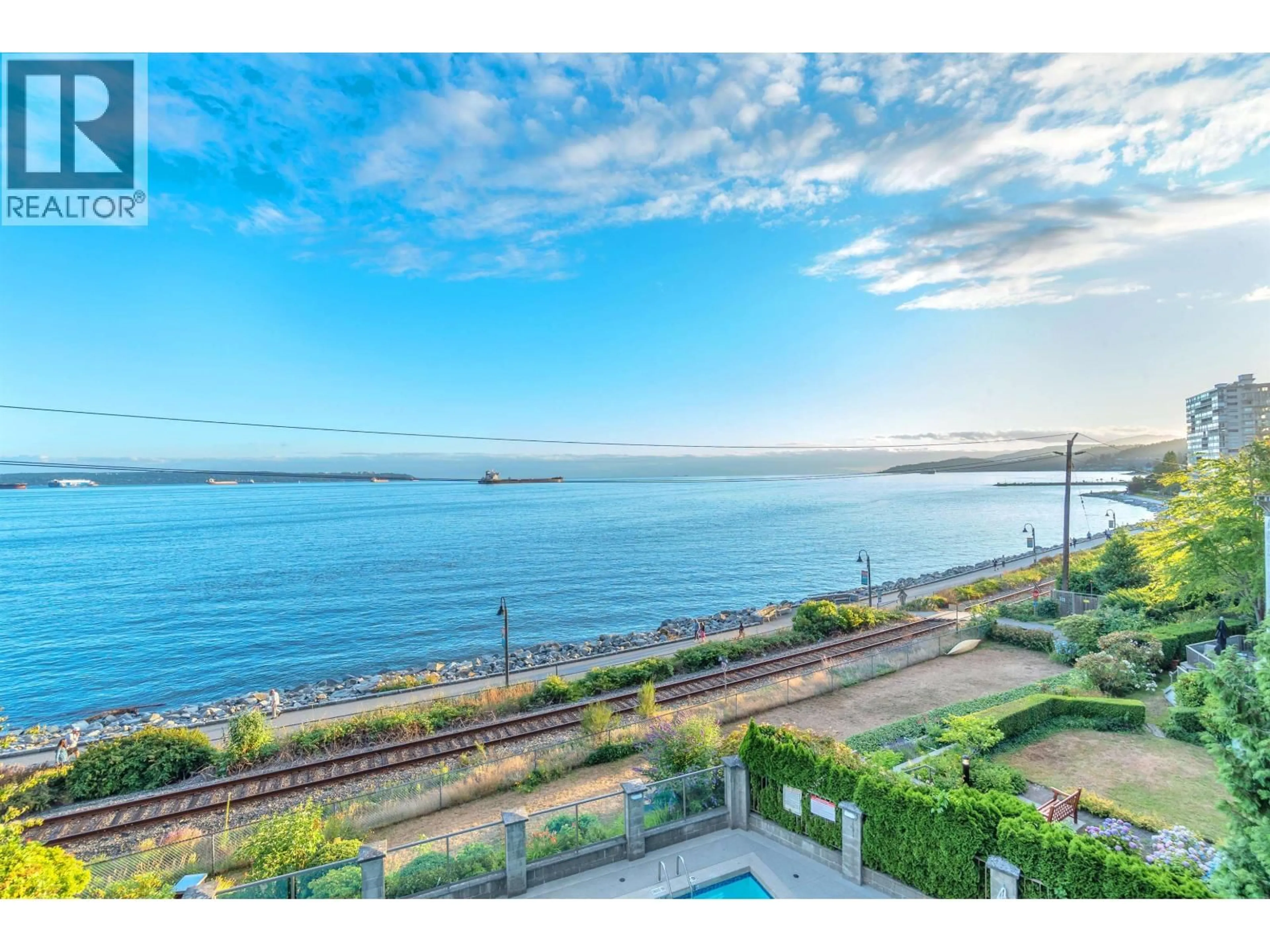 A pic from outside/outdoor area/front of a property/back of a property/a pic from drone, water/lake/river/ocean view for 103 - 2280 BELLEVUE AVENUE, West Vancouver British Columbia V7V1C6