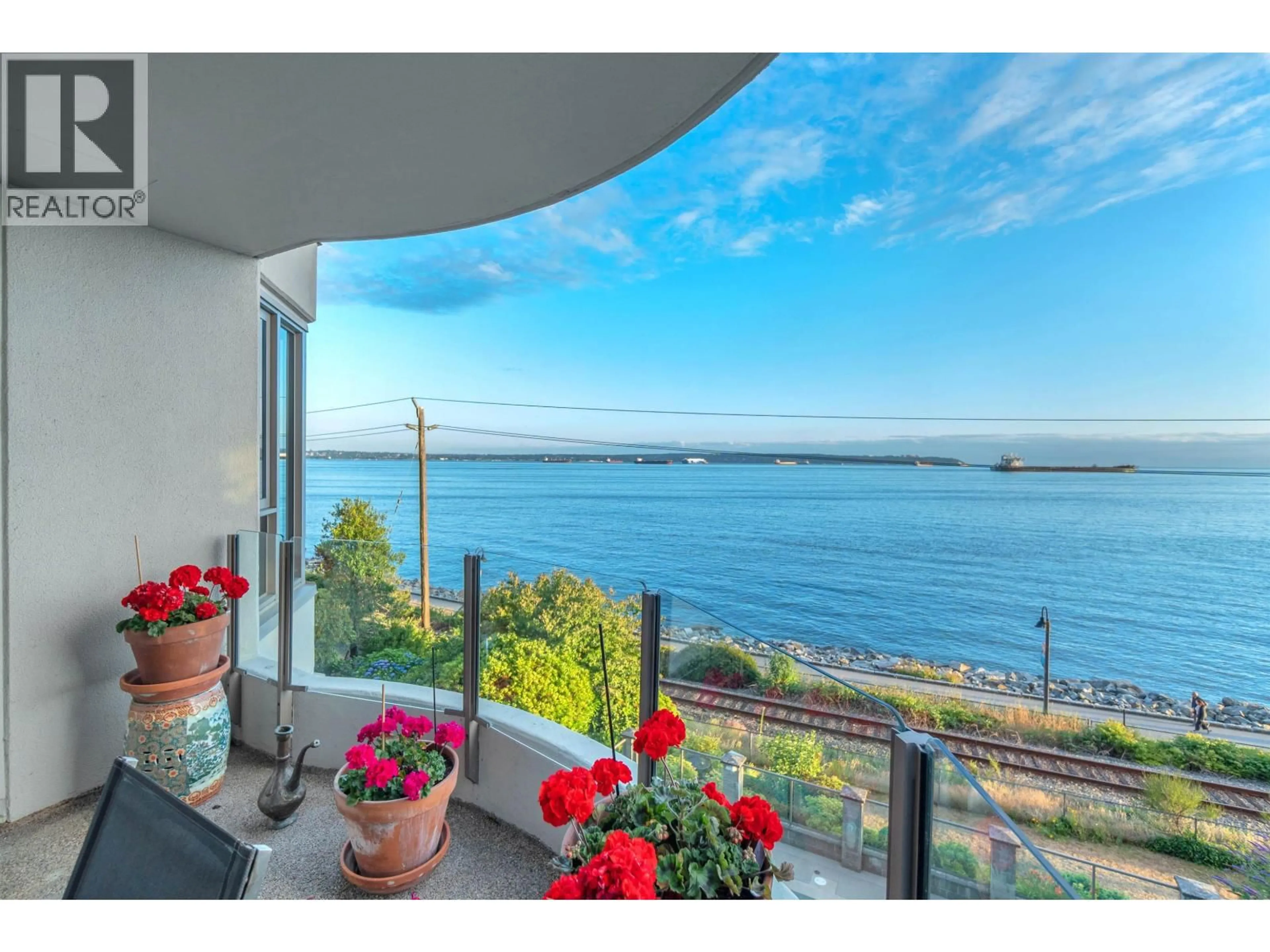 Balcony in the apartment, water/lake/river/ocean view for 103 - 2280 BELLEVUE AVENUE, West Vancouver British Columbia V7V1C6