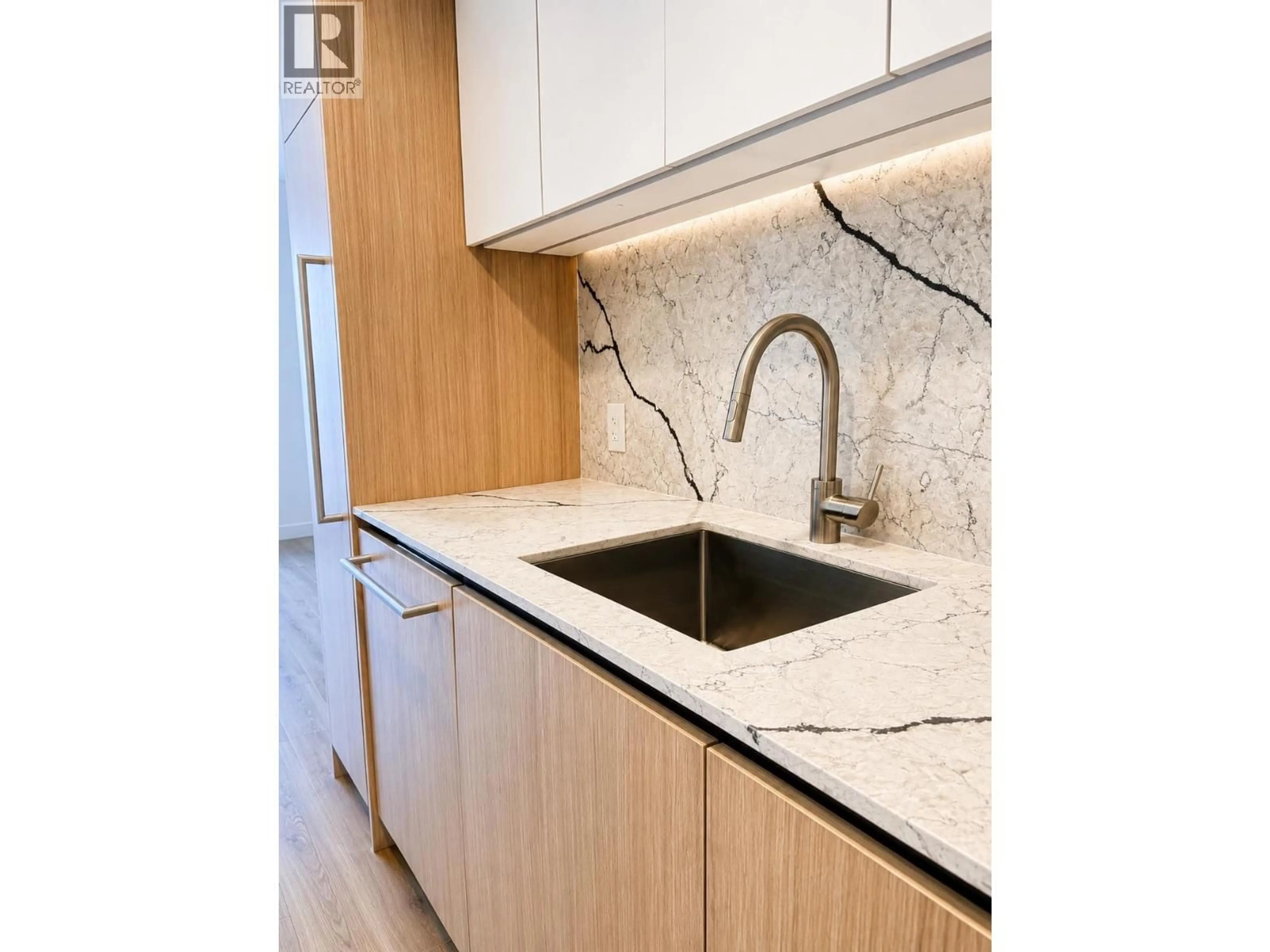 Contemporary kitchen, unknown for 2909 - 2135 SPRINGER AVENUE, Burnaby British Columbia V5B0C1