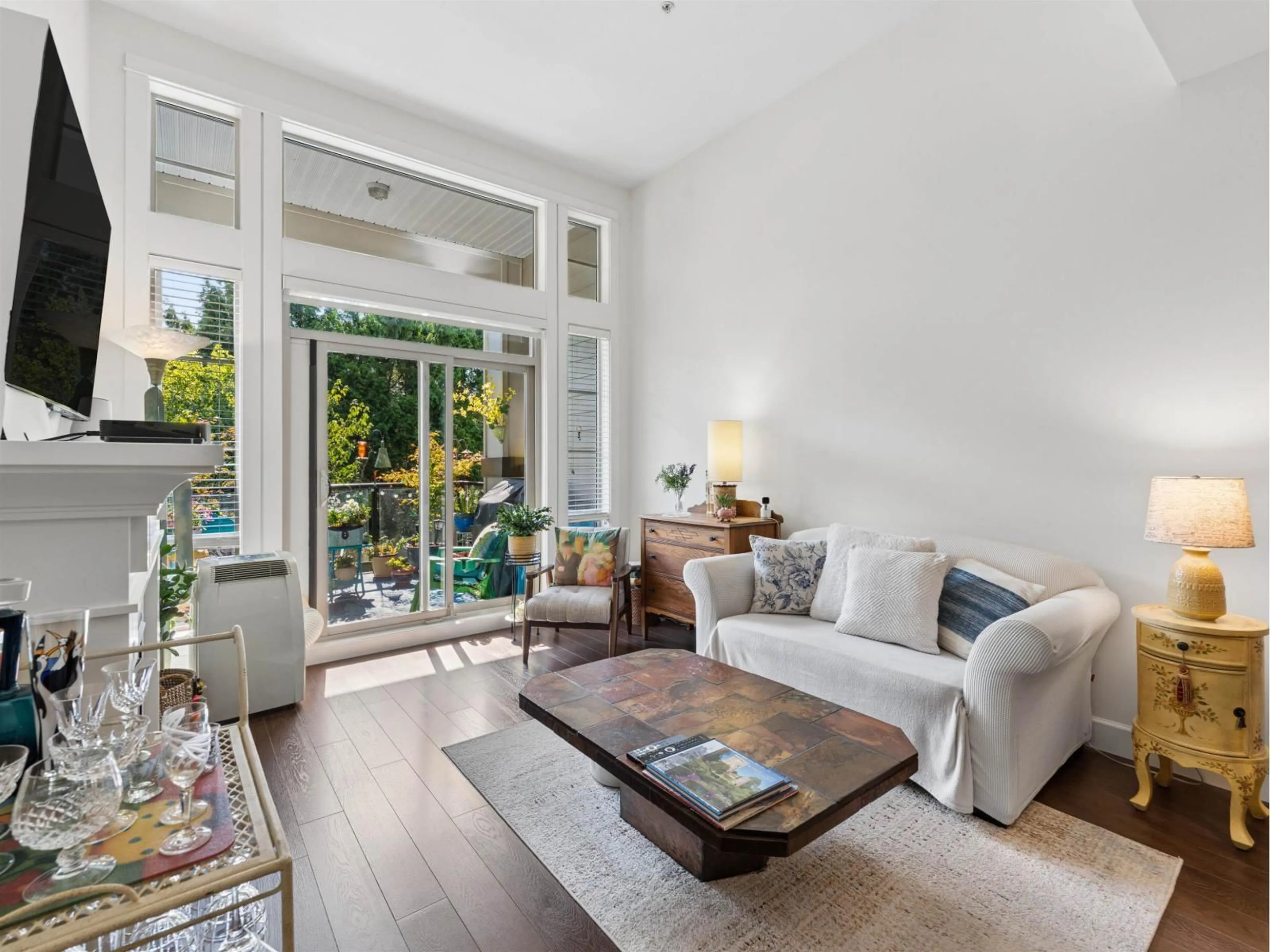 Living room with furniture, unknown for 308 - 15185 36 AVENUE, Surrey British Columbia V3S4R3