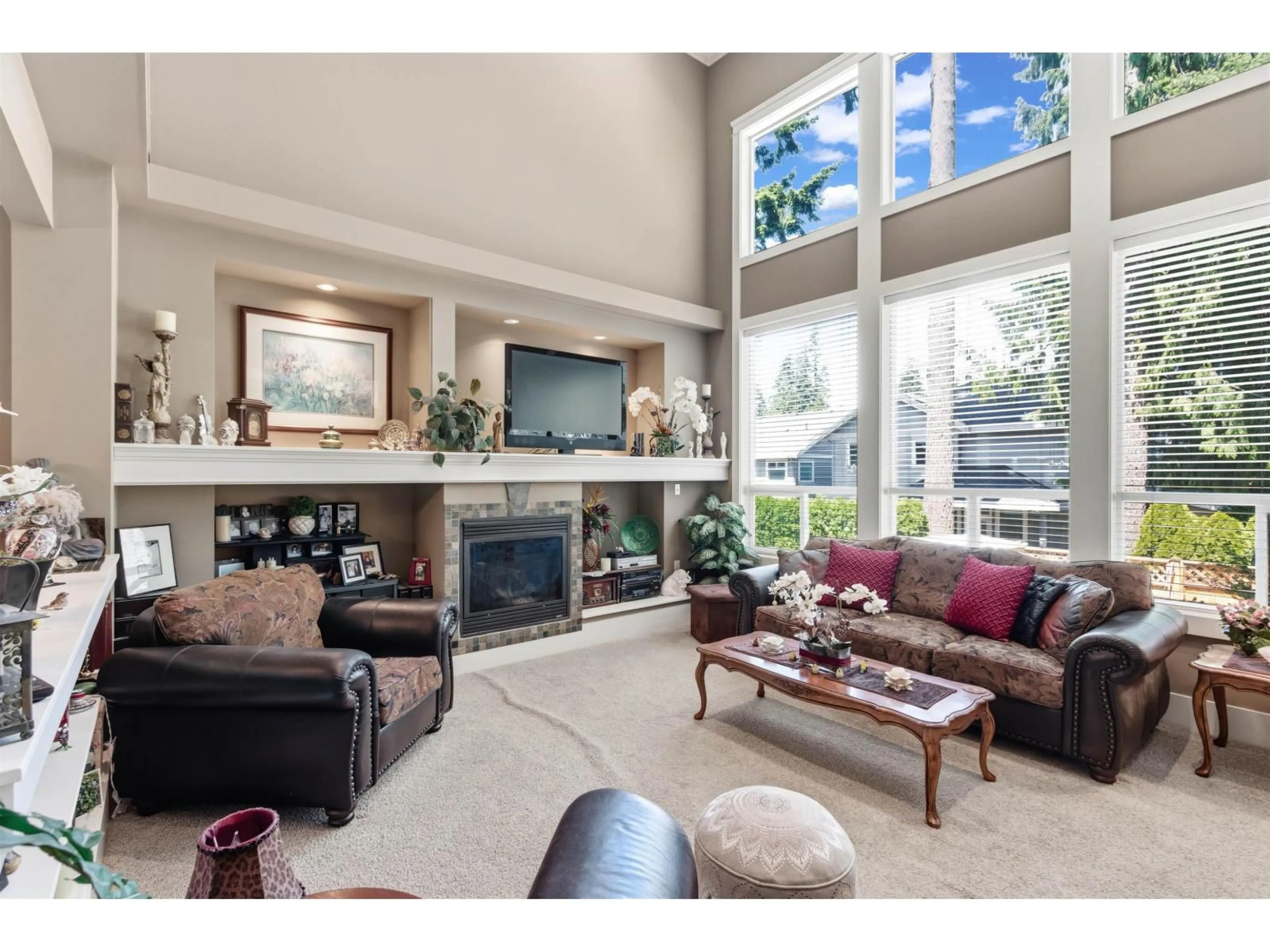 Living room with furniture, unknown for 14765 34 AVENUE, Surrey British Columbia V4P0B2