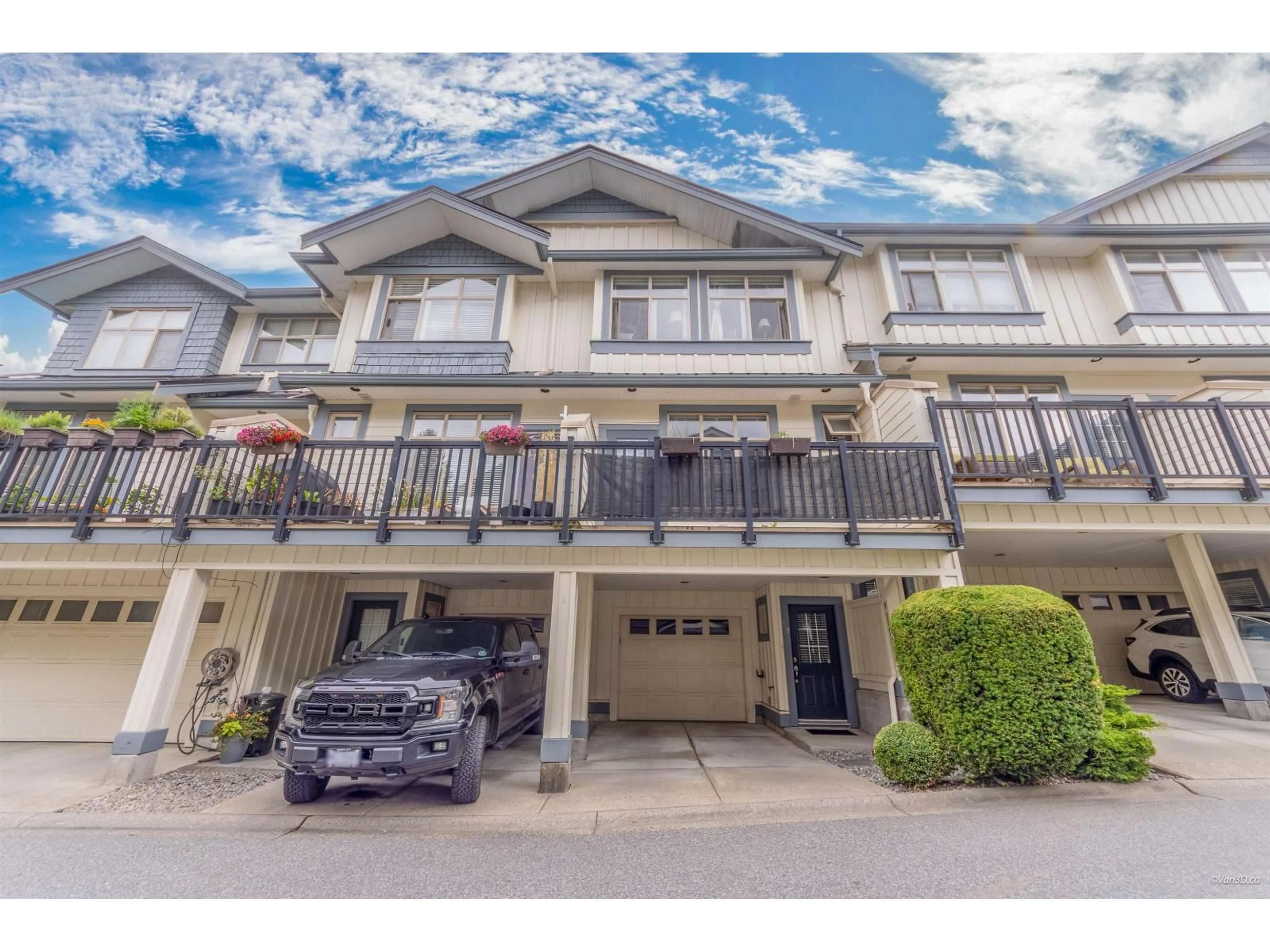 A pic from outside/outdoor area/front of a property/back of a property/a pic from drone, street for 38 - 21661 88 AVENUE, Langley British Columbia V1M4E6