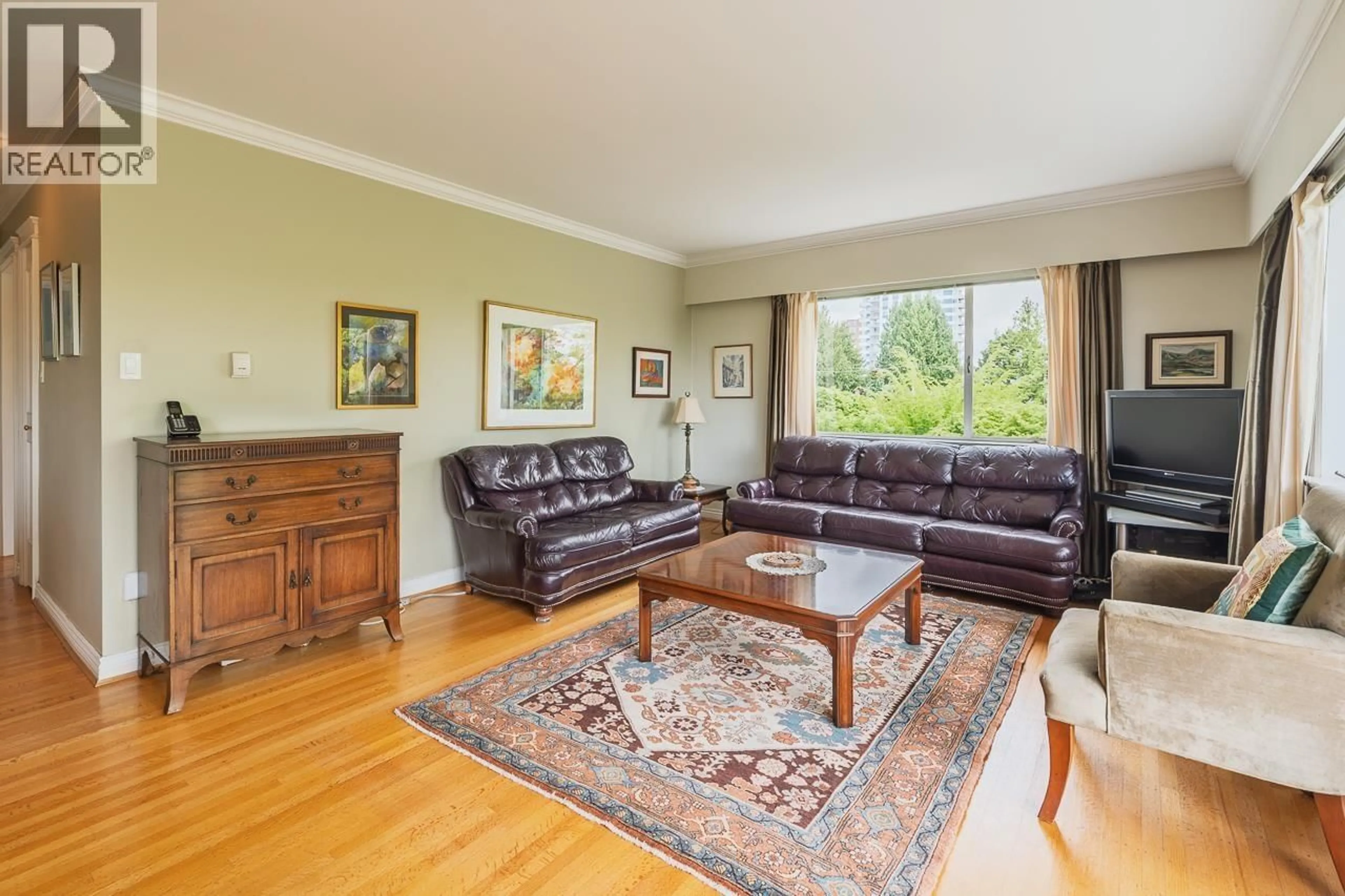 Living room with furniture, unknown for 502 - 2409 43RD AVENUE, Vancouver British Columbia V6M2E6