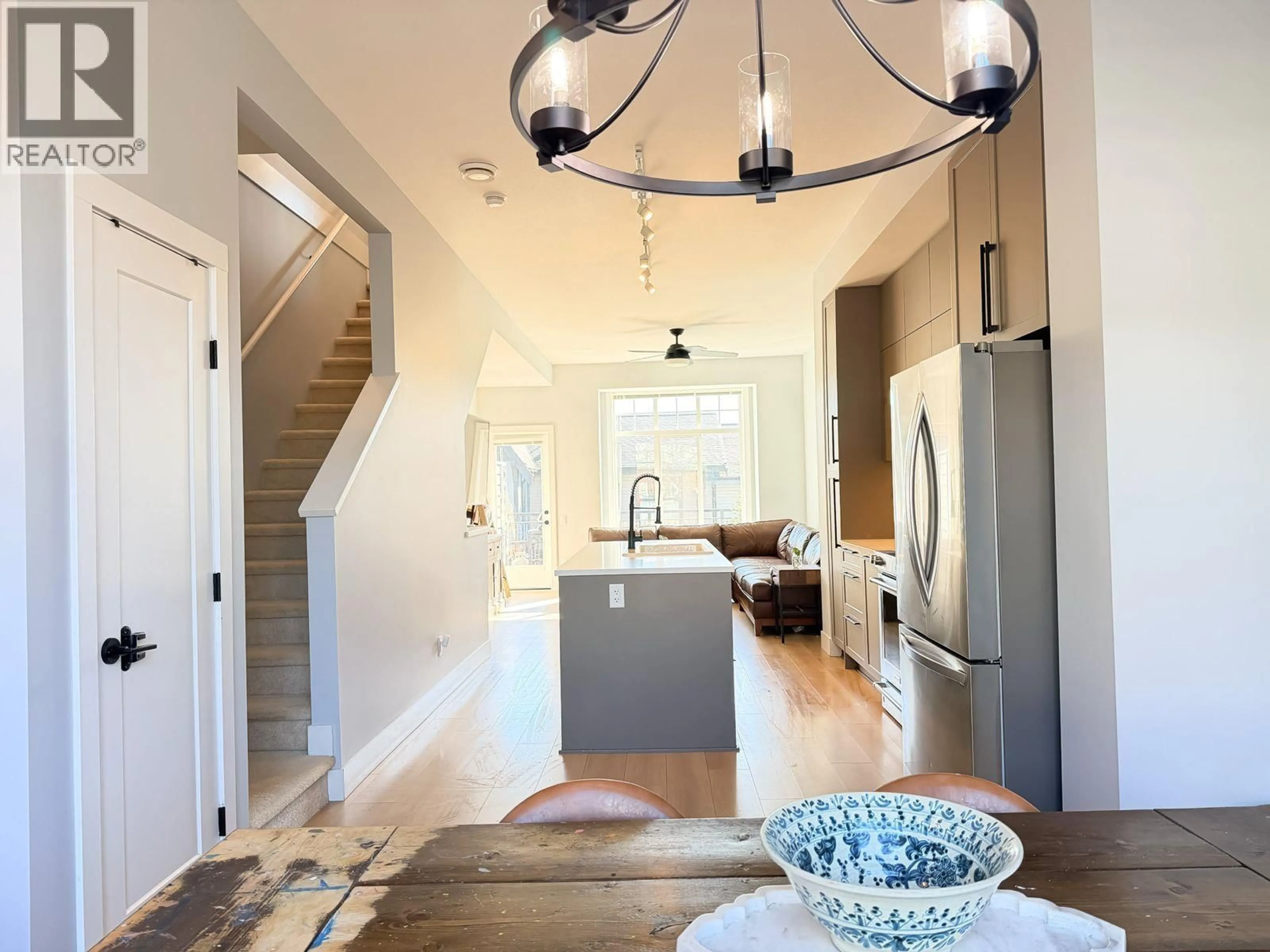 Indoor entryway for 43 - 3552 VICTORIA DRIVE, Coquitlam British Columbia V3C3V4