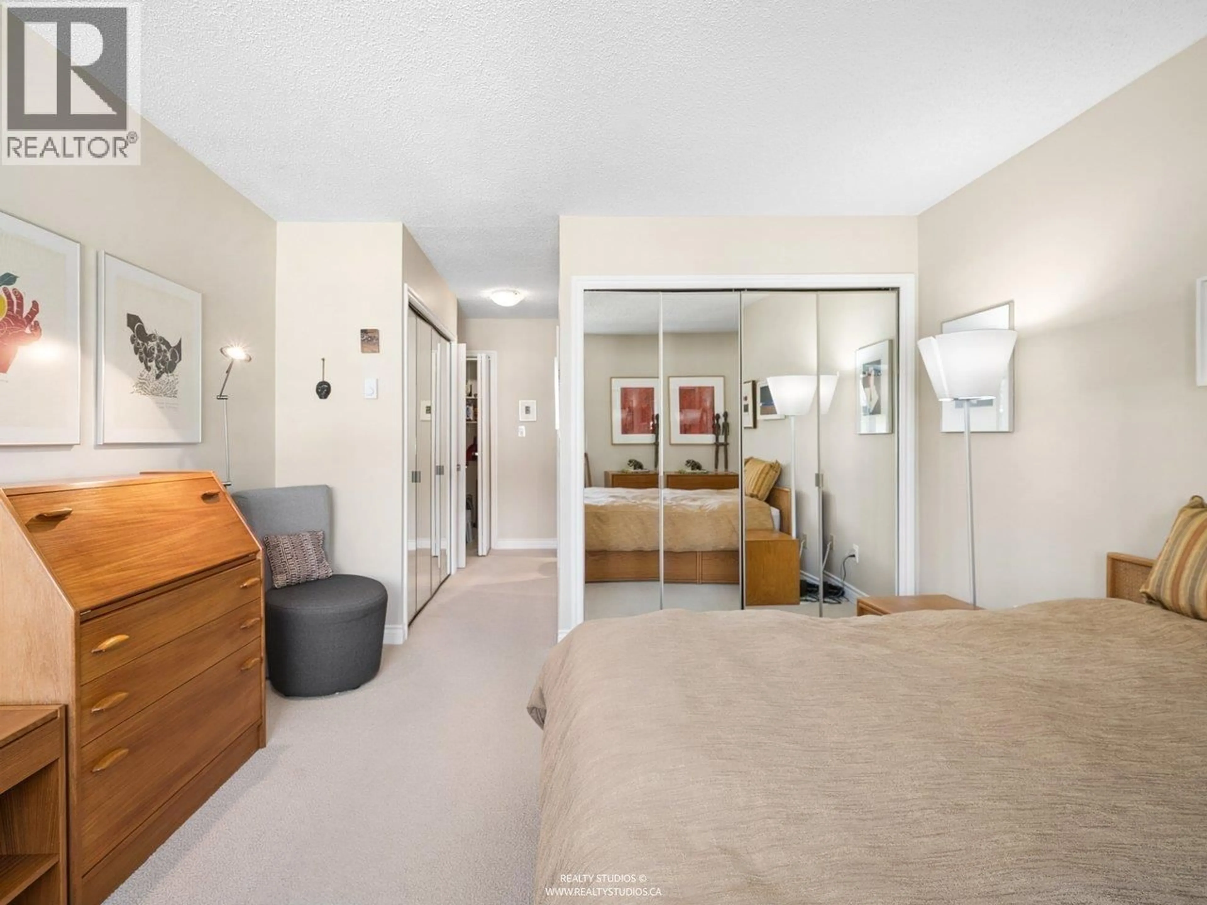 Unknown for 2419 1ST AVENUE, Vancouver British Columbia V6K1G5