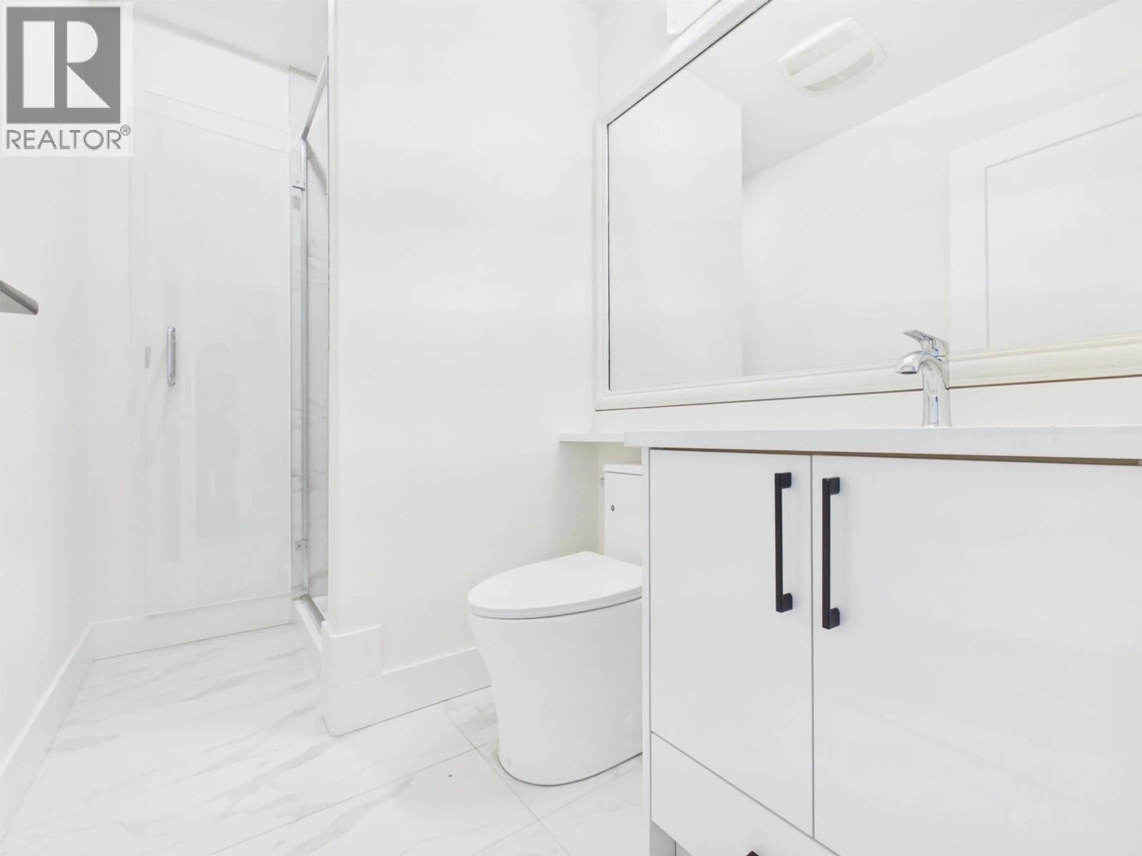 Standard bathroom, unknown for 4231 FLEMING STREET, Vancouver British Columbia V5N3W4