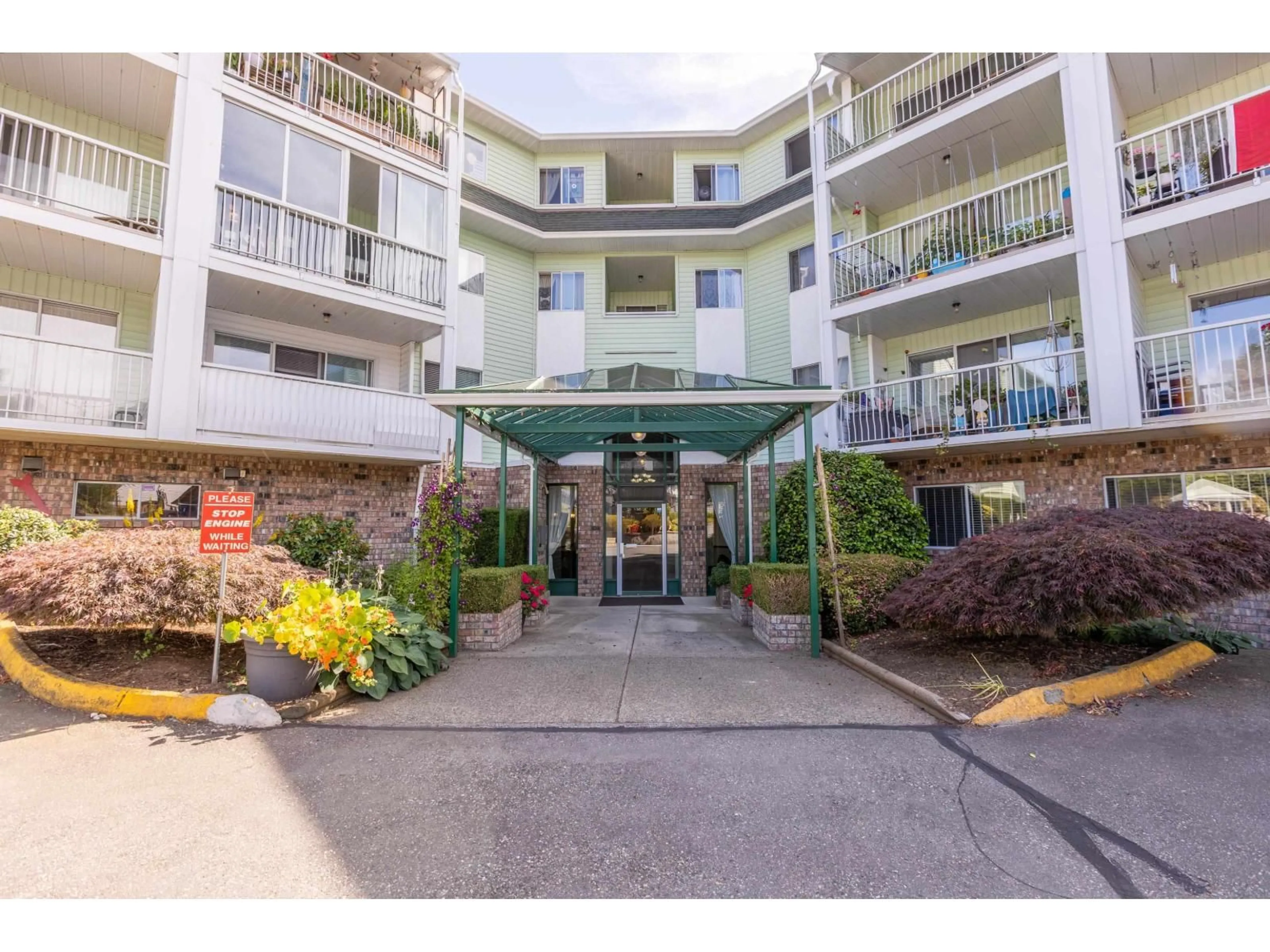 Indoor foyer for 211 - 31850 UNION AVENUE, Abbotsford British Columbia V2T4V2