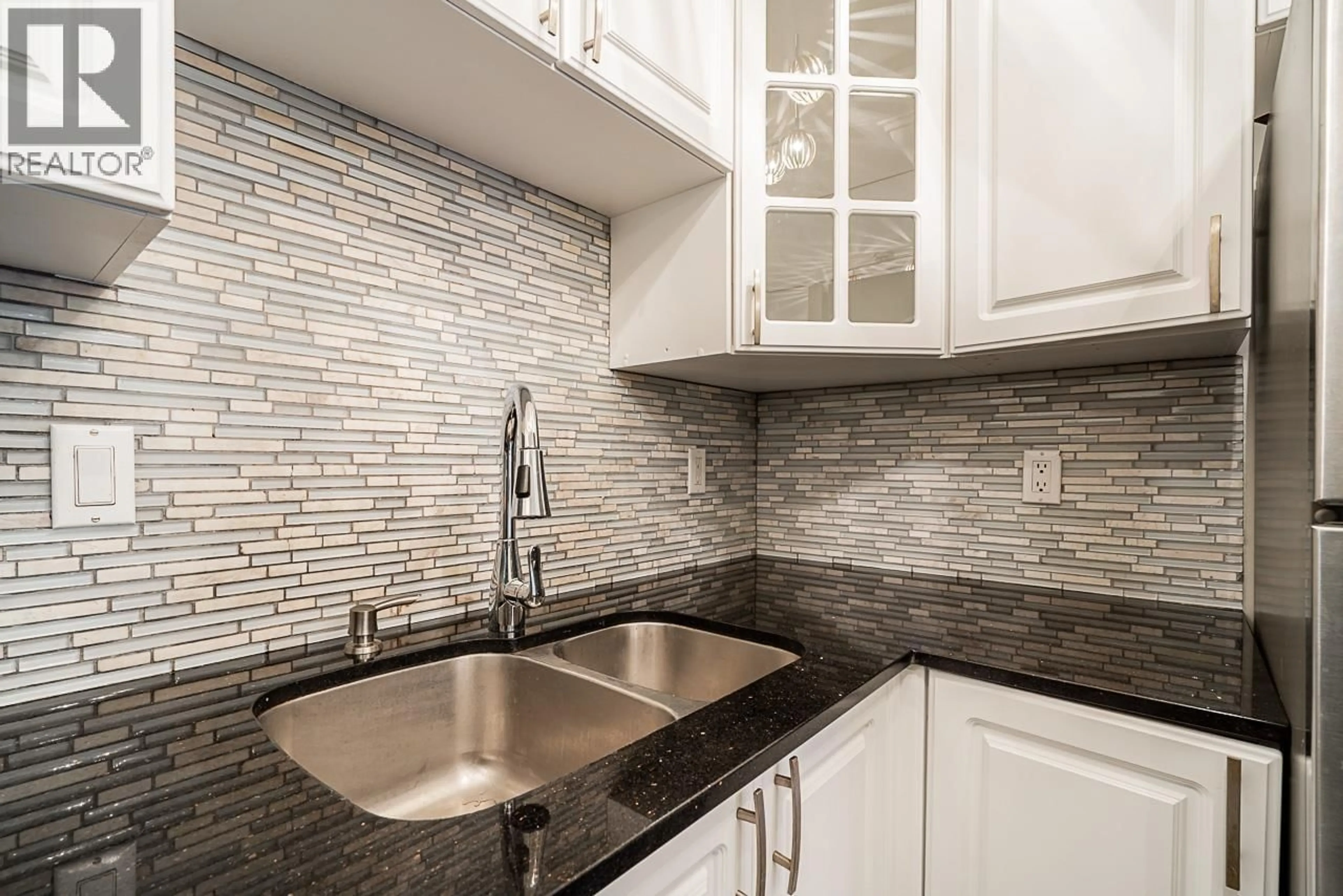 Standard kitchen, ceramic/tile floor for 19 - 12449 191 STREET, Pitt Meadows British Columbia V3Y2R4