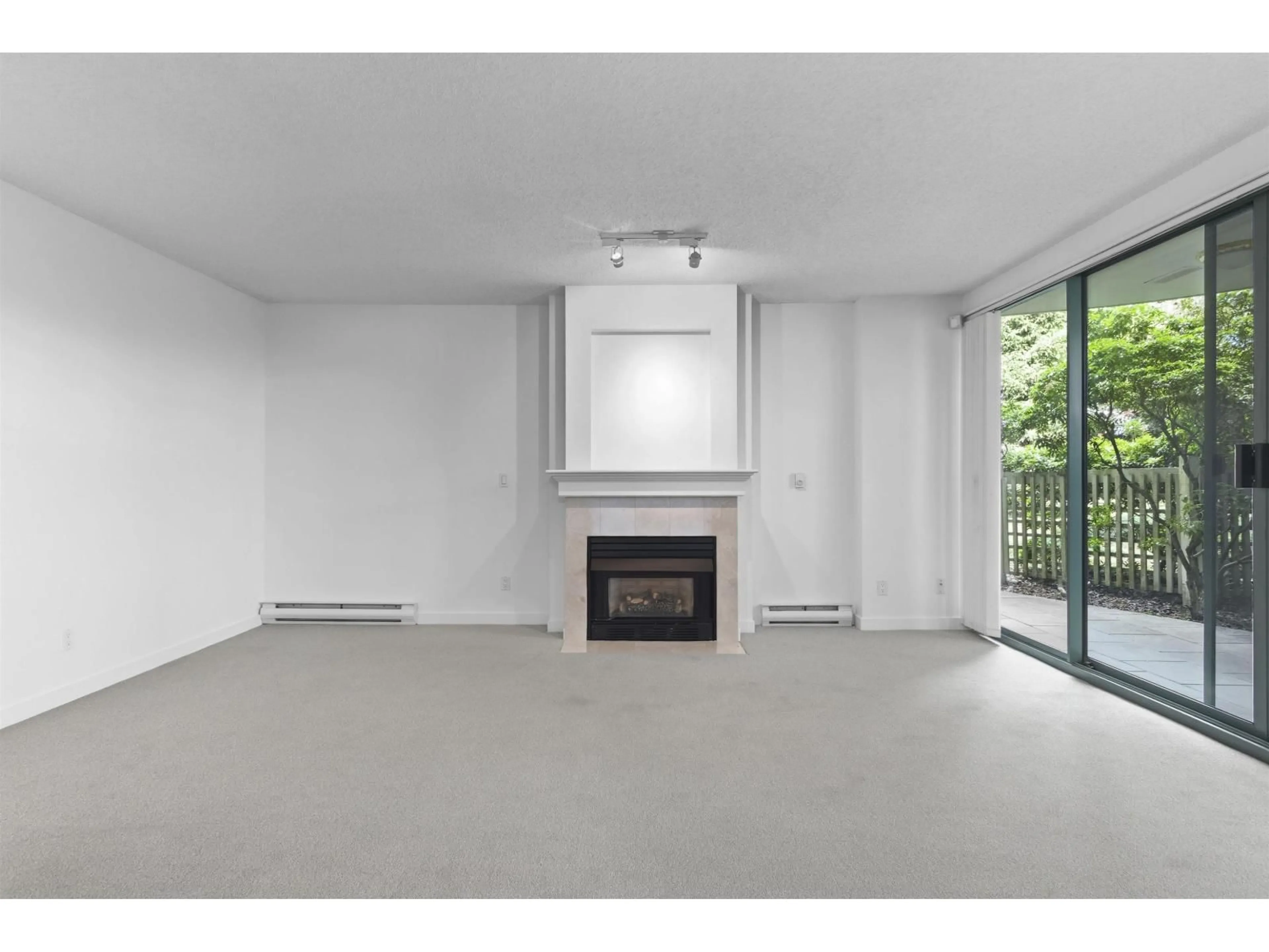 A pic of a room for 112 - 1785 MARTIN DRIVE, Surrey British Columbia V4A9T5