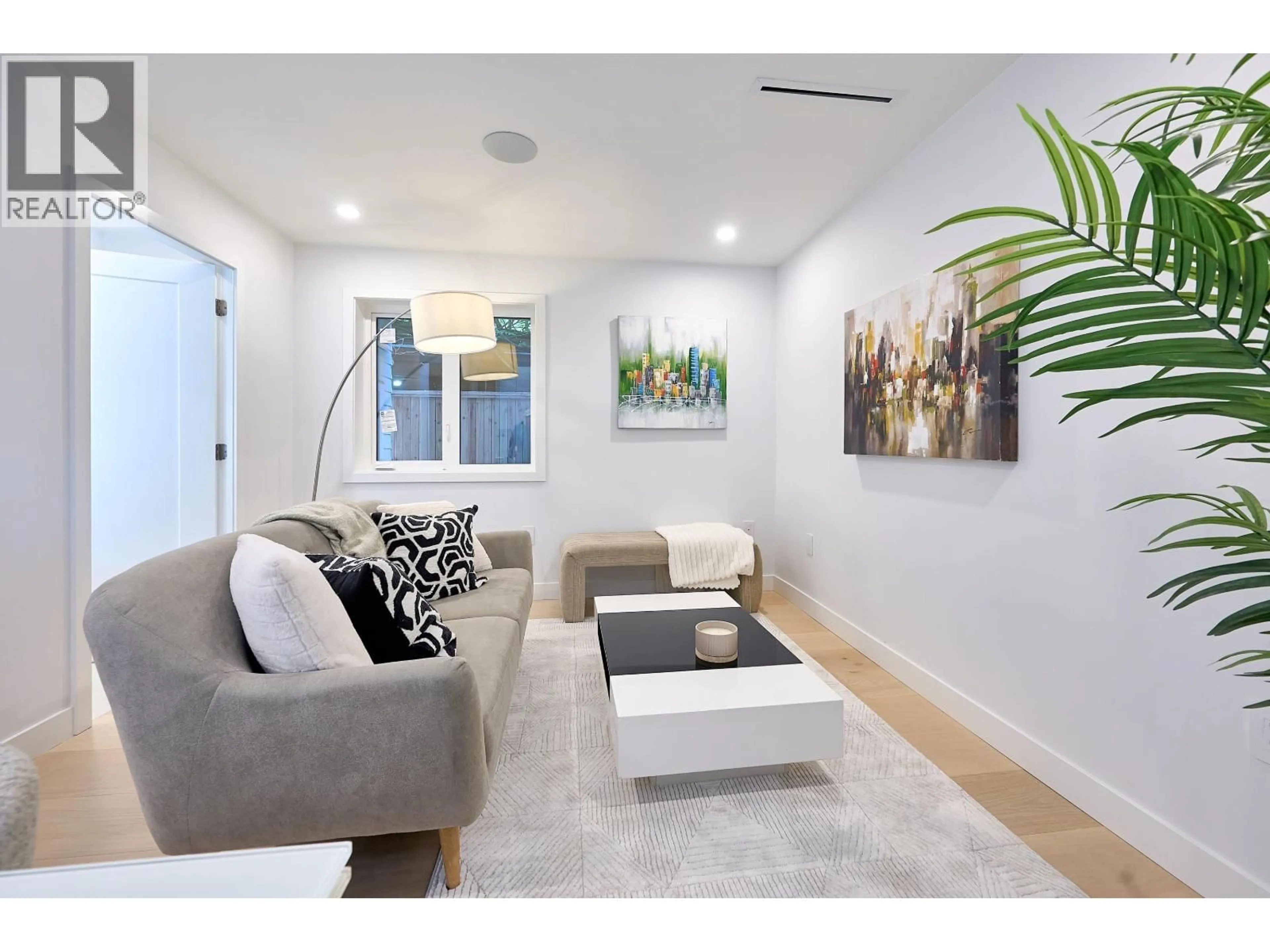 Living room with furniture, unknown for 3674 1ST AVENUE, Vancouver British Columbia V6R1H2
