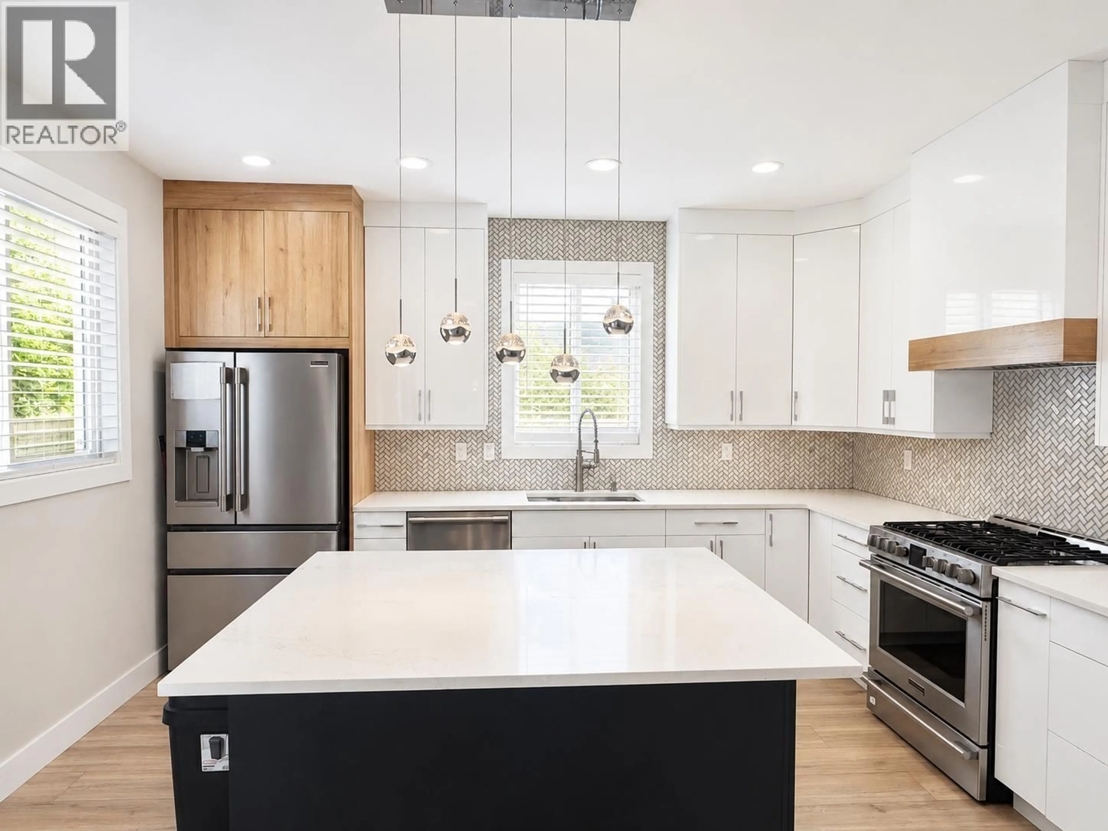 Open concept kitchen, unknown for 3731 PARKVIEW CRESCENT, Prince George British Columbia V2N0E7