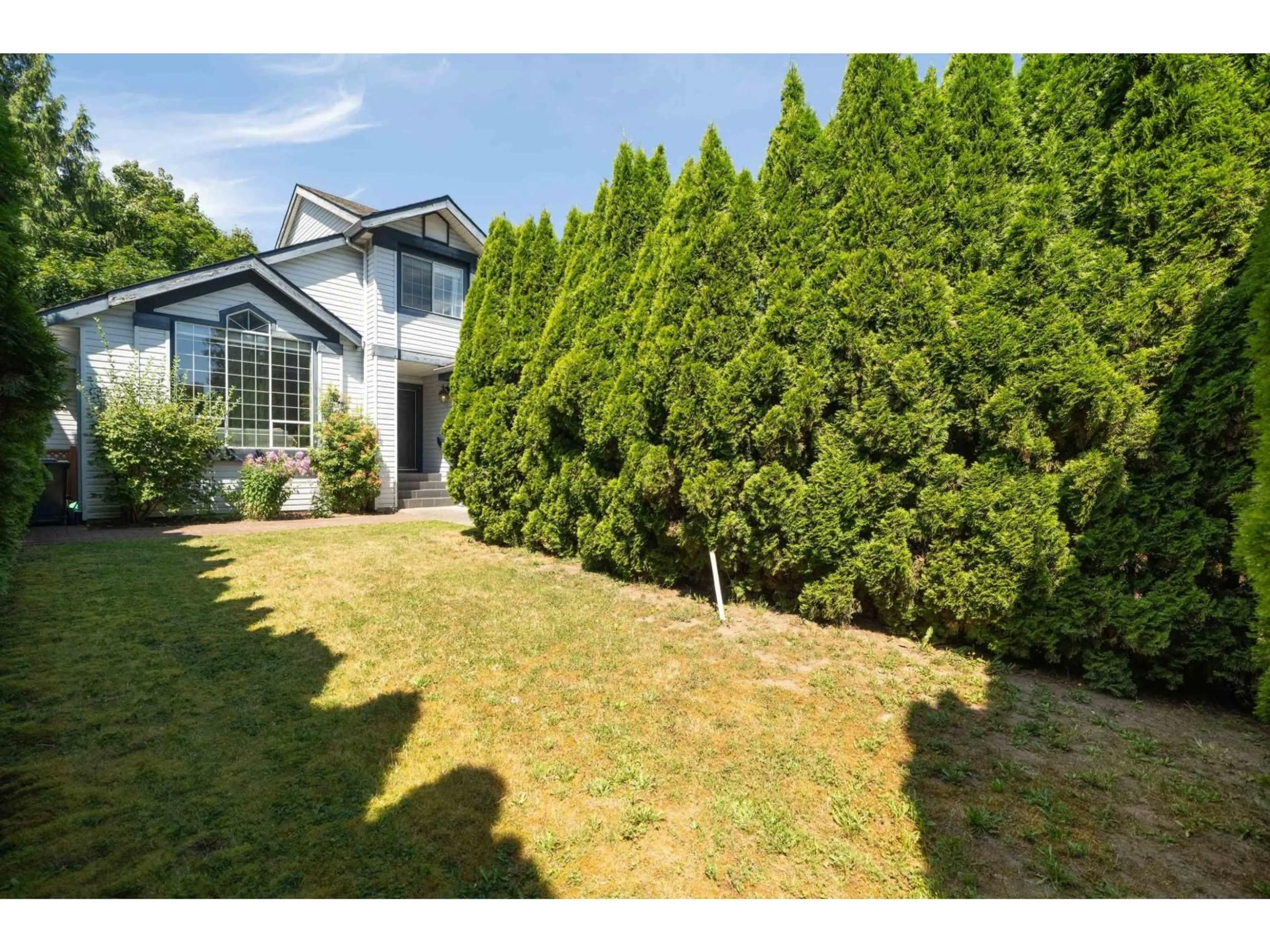 A pic from outside/outdoor area/front of a property/back of a property/a pic from drone, unknown for 9477 209 STREET, Langley British Columbia V1M2H1