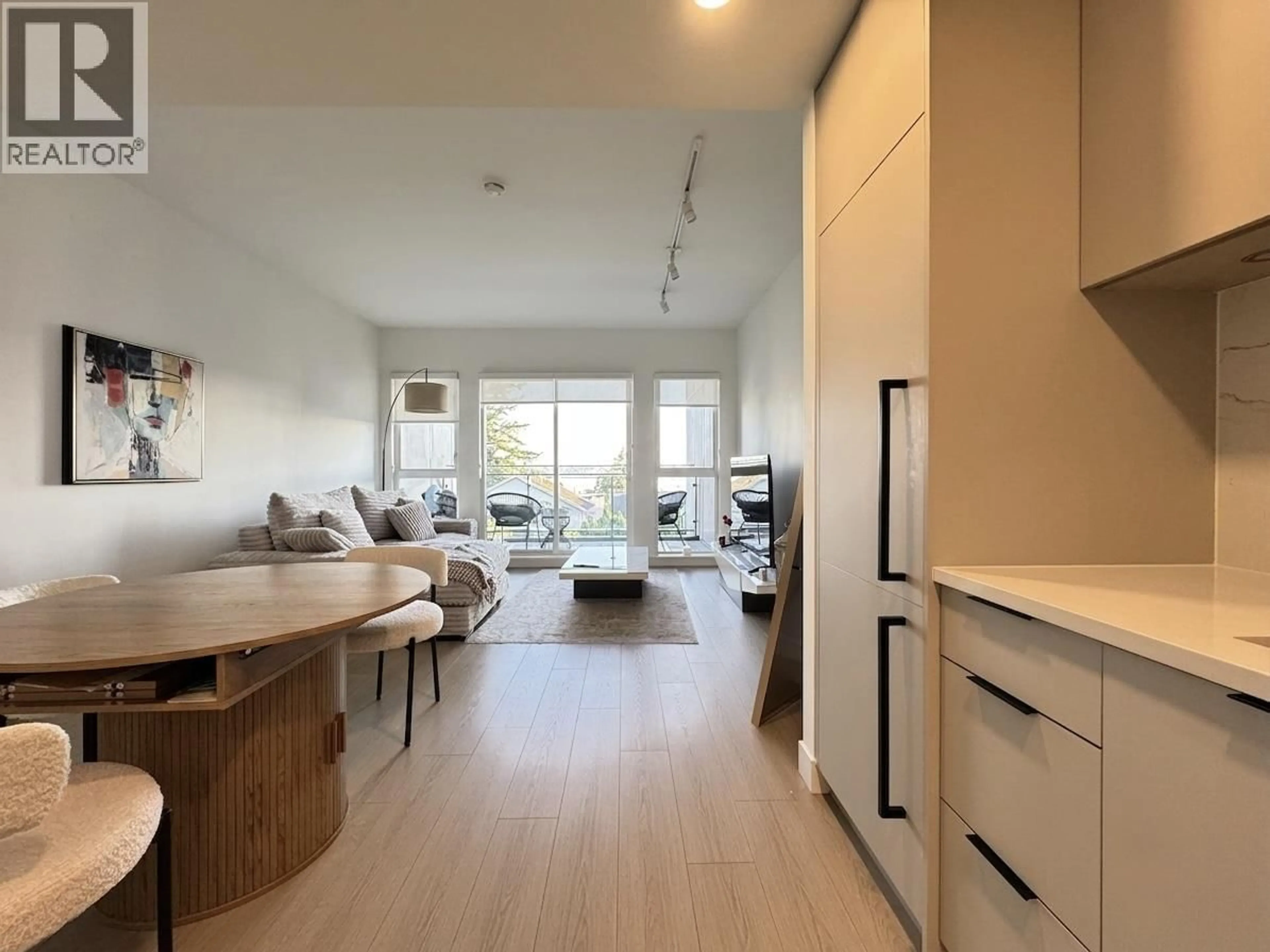 A pic of a room for 309 - 422 3RD STREET, North Vancouver British Columbia V7L0K1