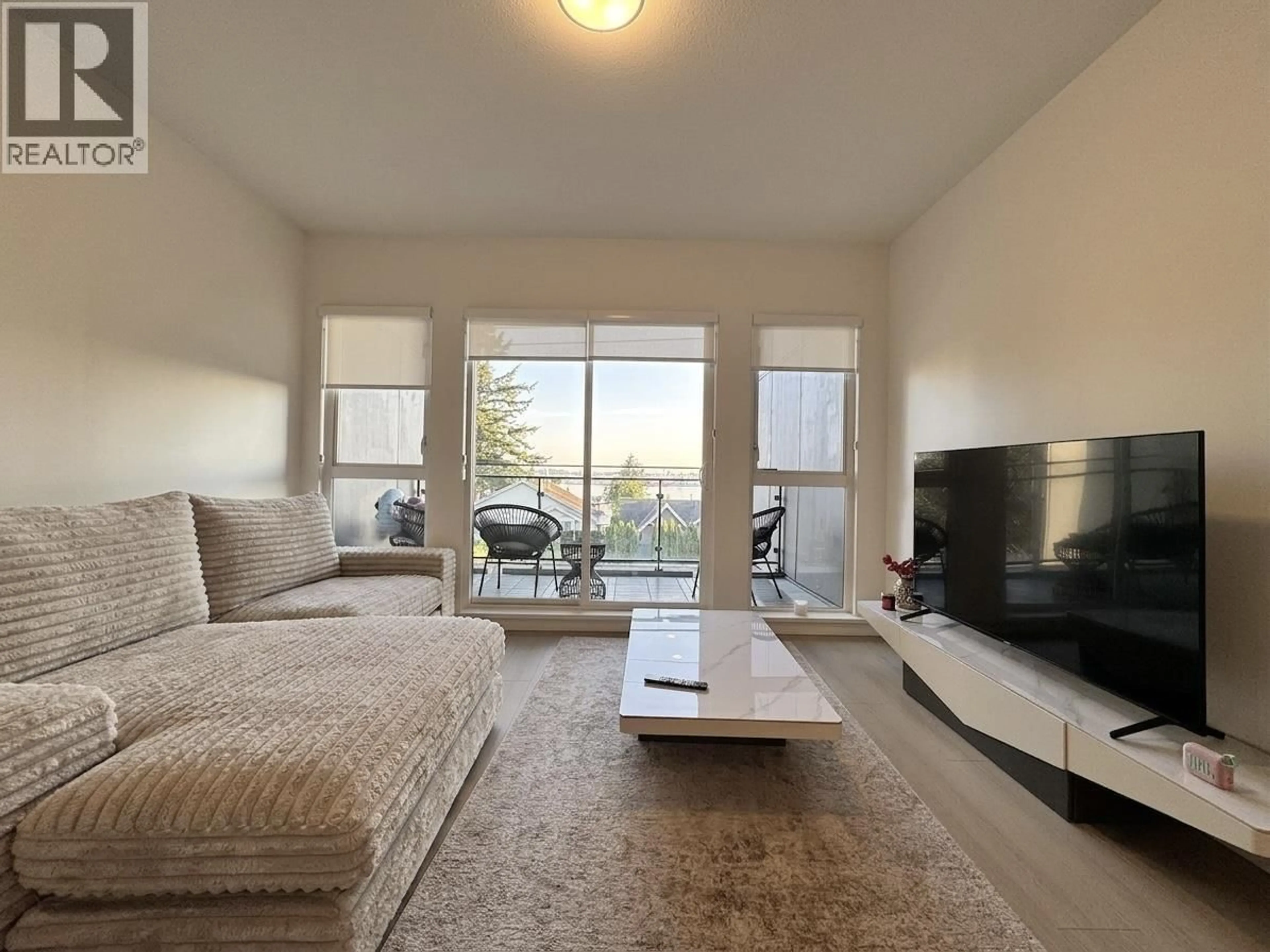 Living room with furniture, unknown for 309 - 422 3RD STREET, North Vancouver British Columbia V7L0K1