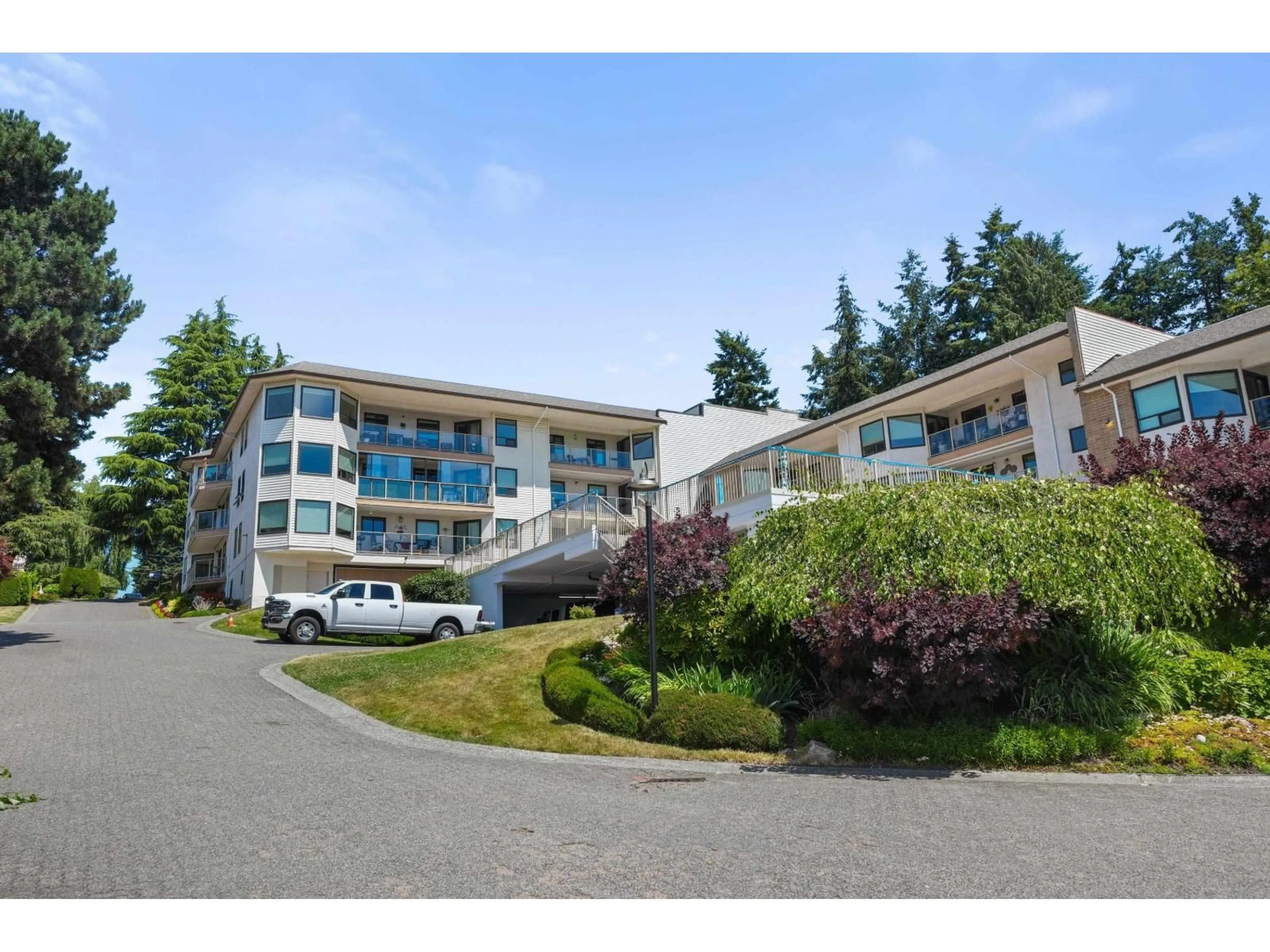 Unknown for 405 - 1350 VIDAL STREET, White Rock British Columbia V4B5G6