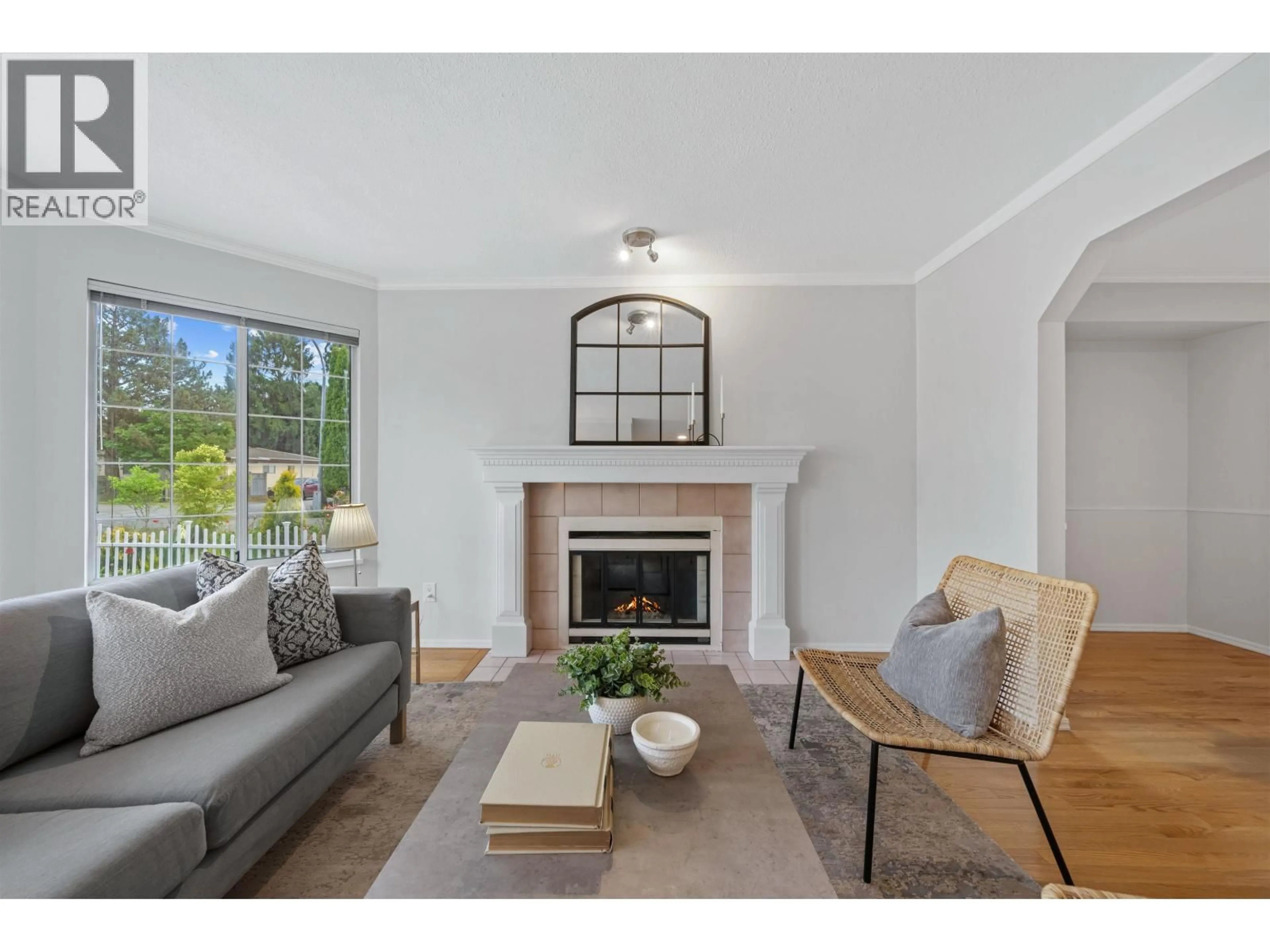 Living room with furniture, unknown for 12309 193 STREET, Pitt Meadows British Columbia V3Y2K2