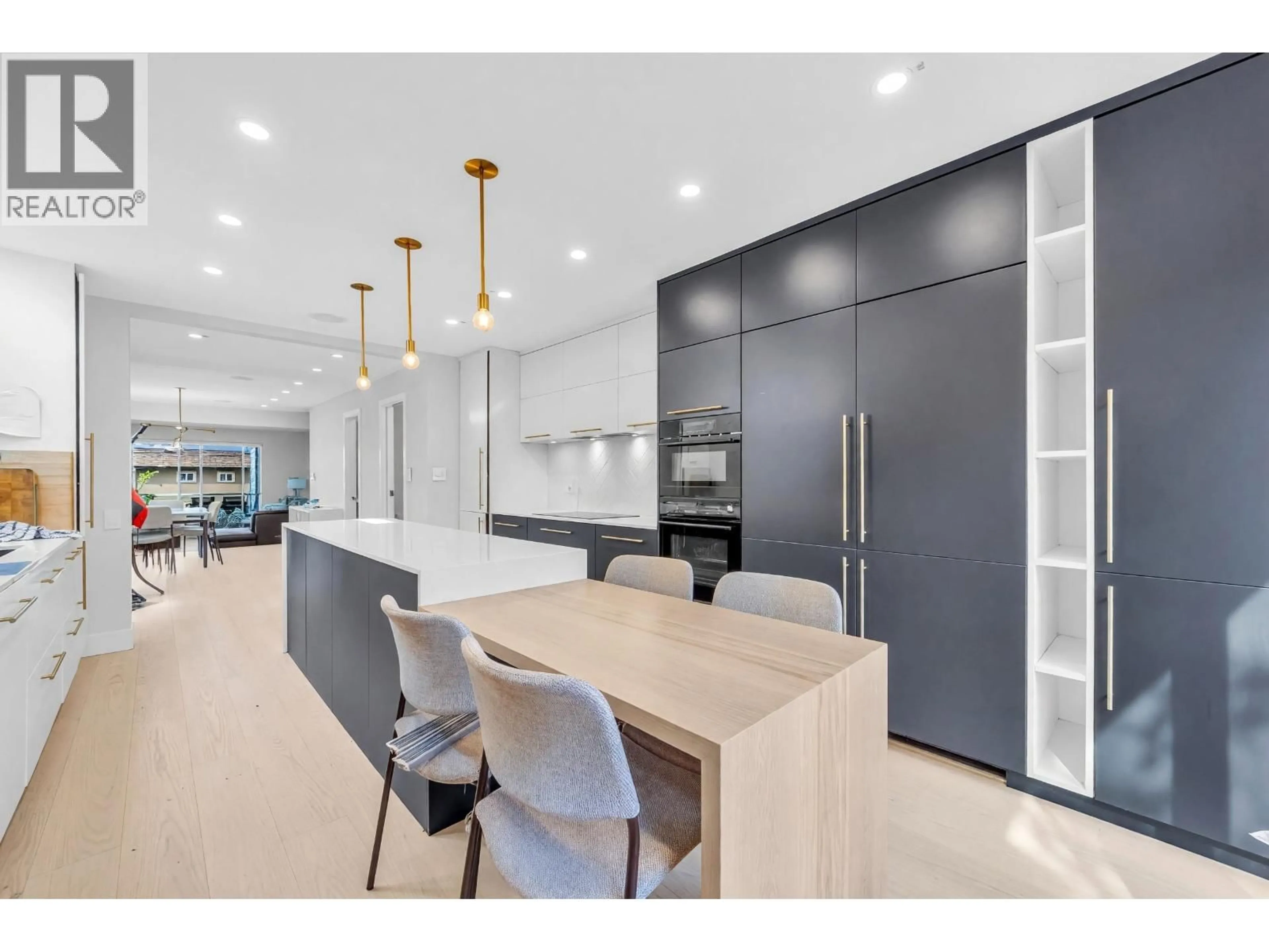 Open concept kitchen, unknown for 265 KEITH ROAD, North Vancouver British Columbia V7L1V4