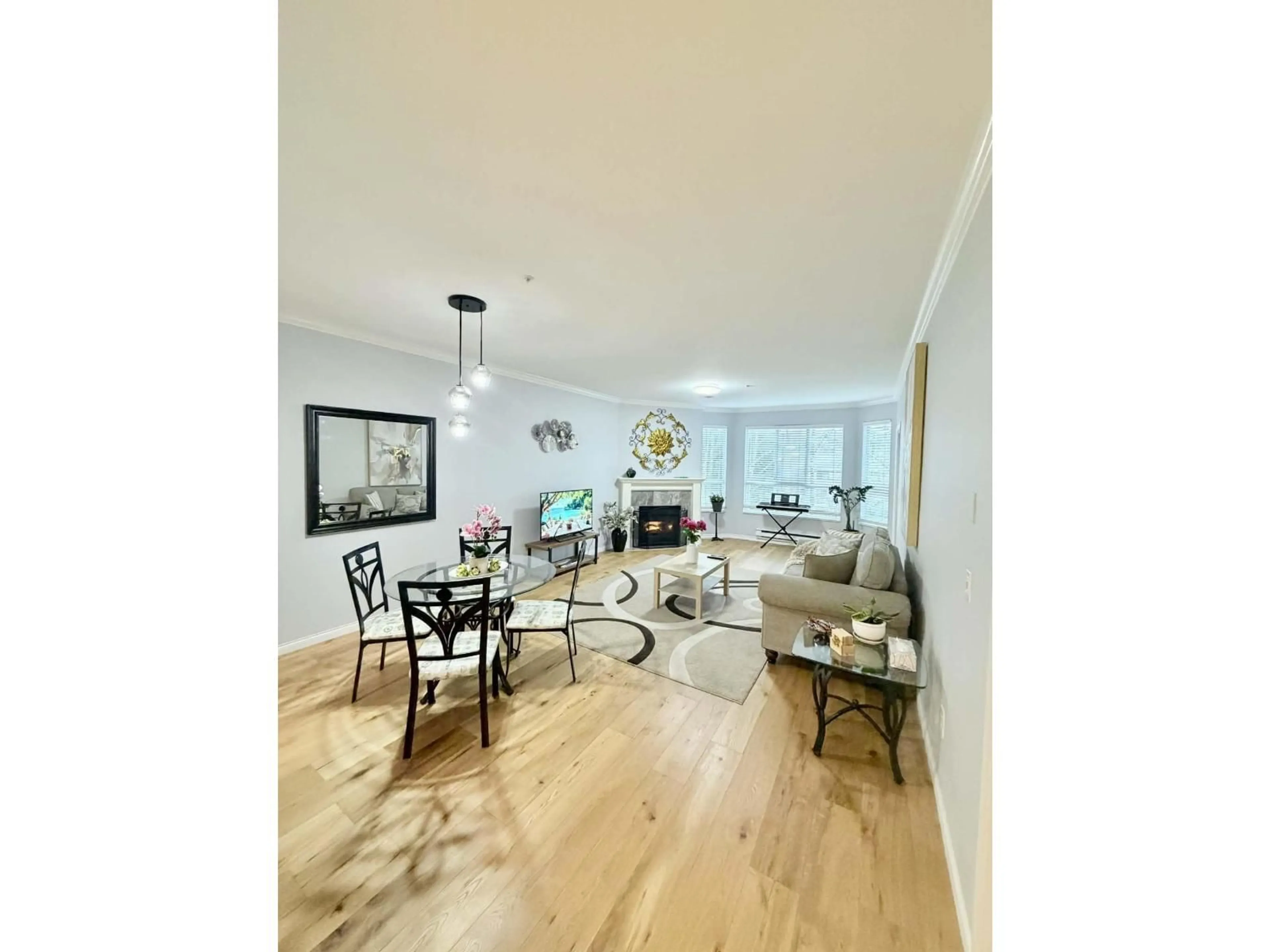 Unknown for 304 - 5646 200 STREET, Langley British Columbia V3A1M8