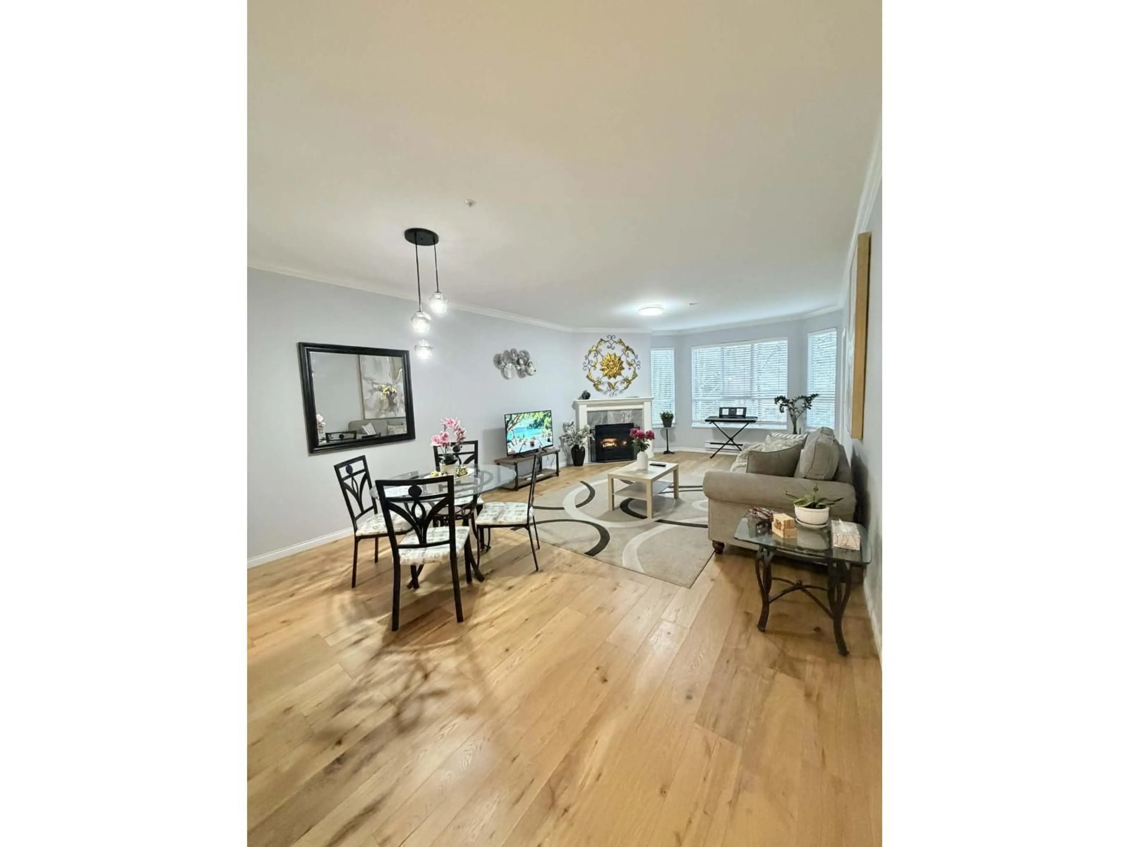 Unknown for 304 - 5646 200 STREET, Langley British Columbia V3A1M8