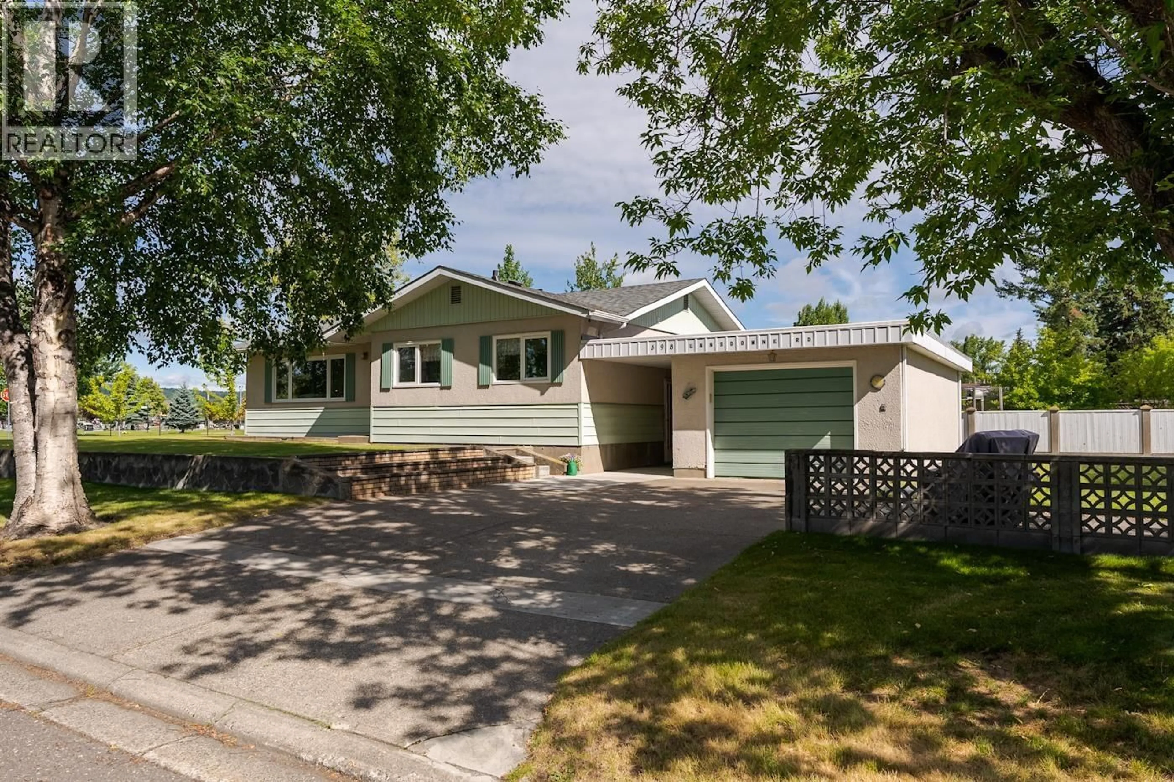 Home with vinyl exterior material, street for 598 LANDSDOWNE ROAD, Prince George British Columbia V2N1Y5