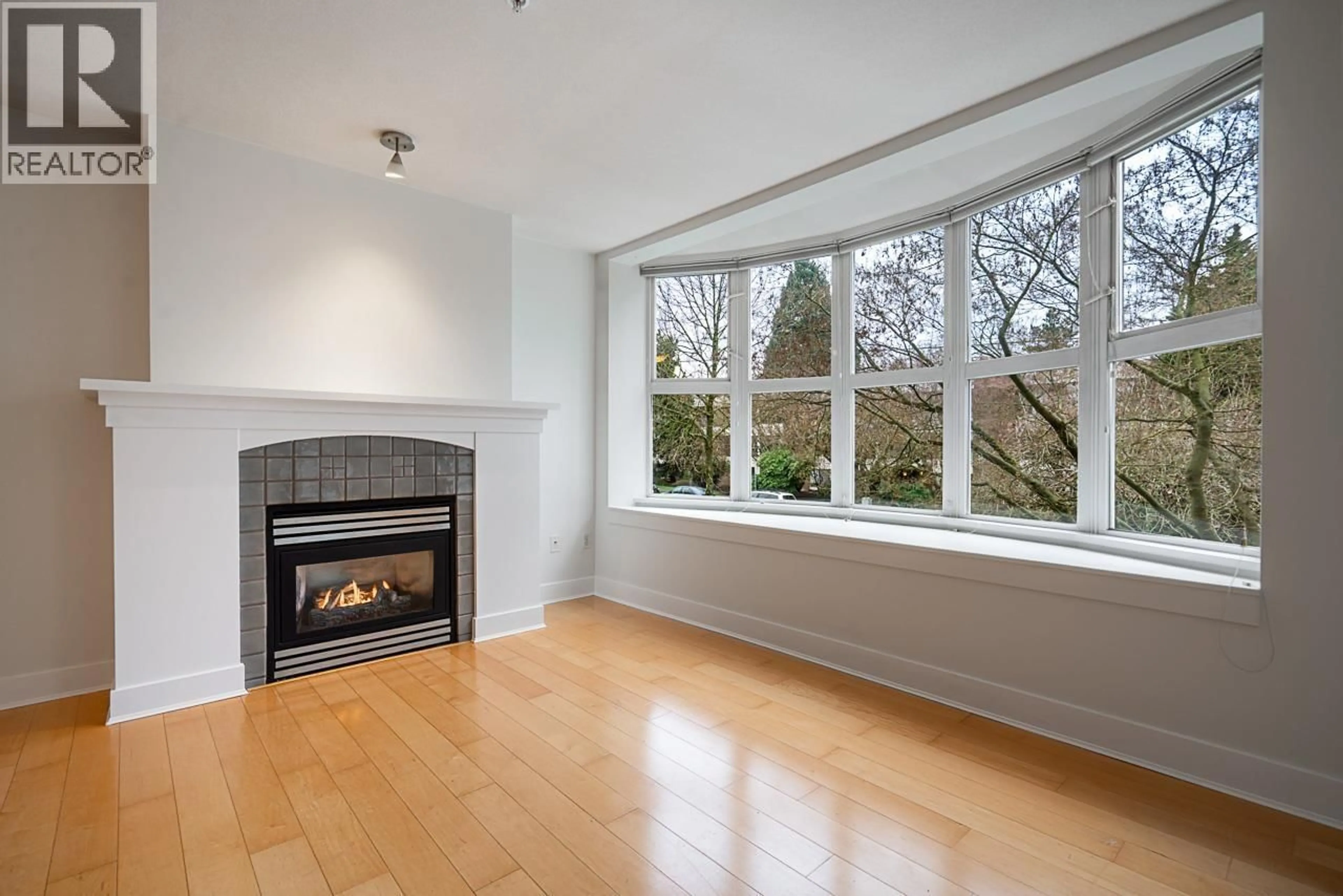 Unknown for 203 - 1858 5TH AVENUE, Vancouver British Columbia V6J1P3