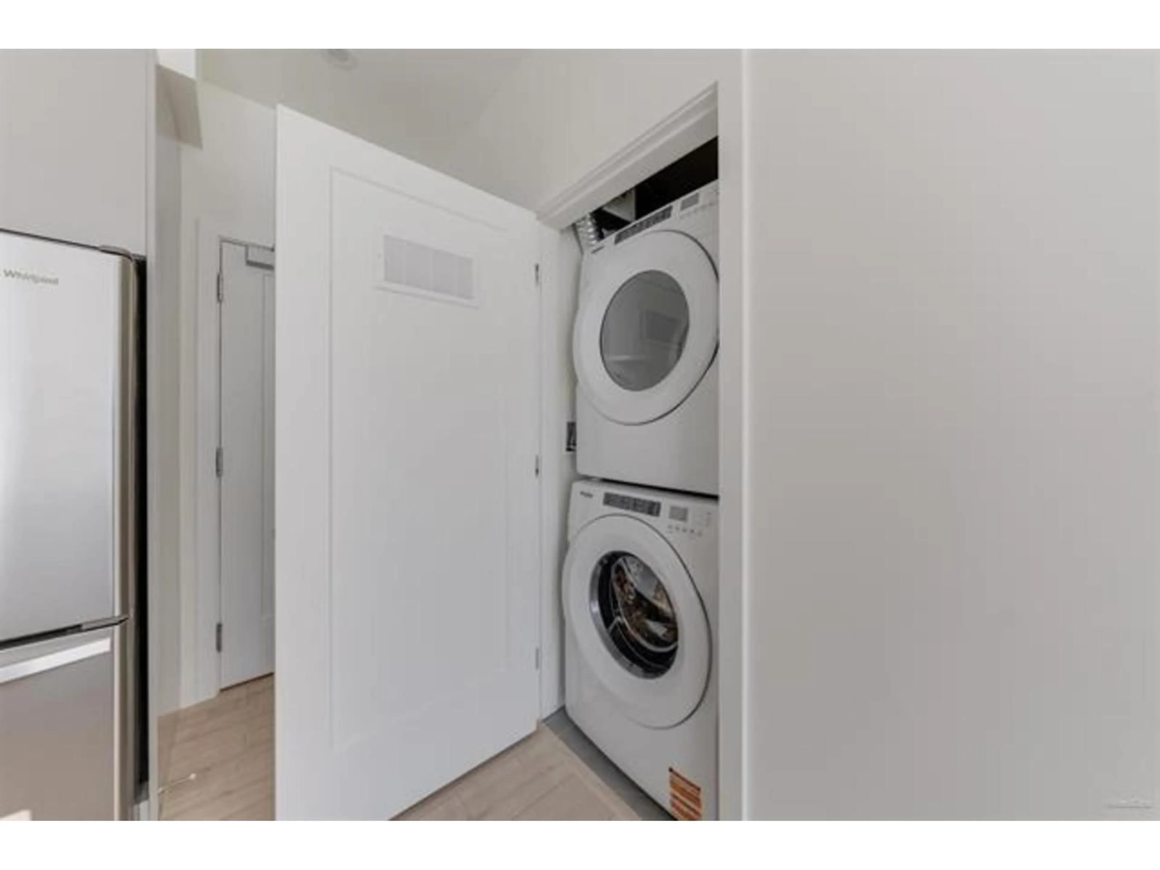 Laundry room for 317 - 13777 75A AVENUE, Surrey British Columbia V3W3W4