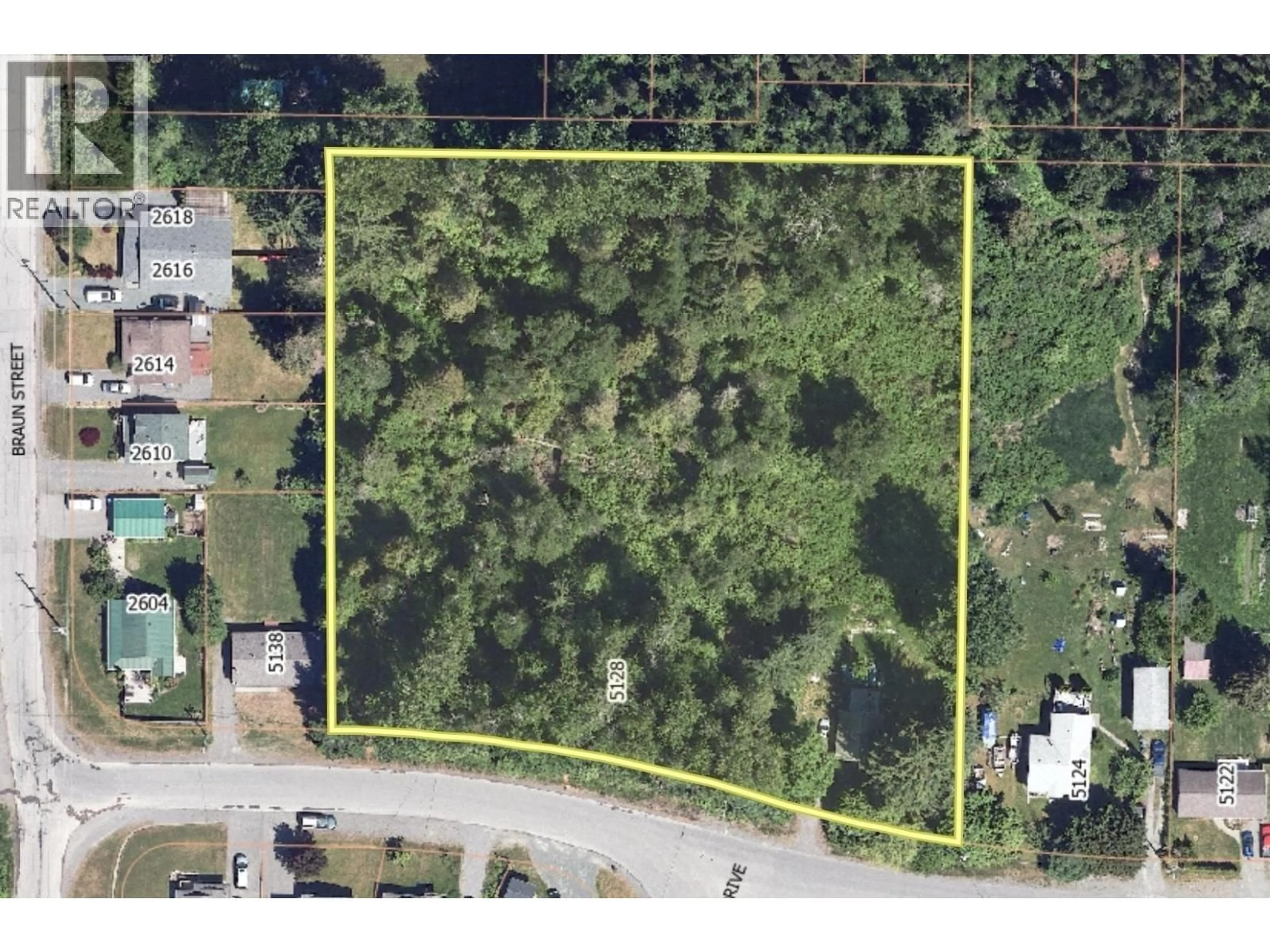 A pic from outside/outdoor area/front of a property/back of a property/a pic from drone, street for 5128 MEDEEK AVENUE, Terrace British Columbia V8G1E1