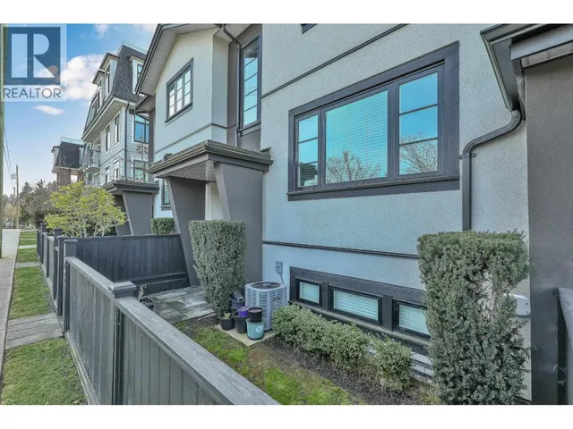 102 - 806 GAUTHIER AVENUE, Coquitlam 3