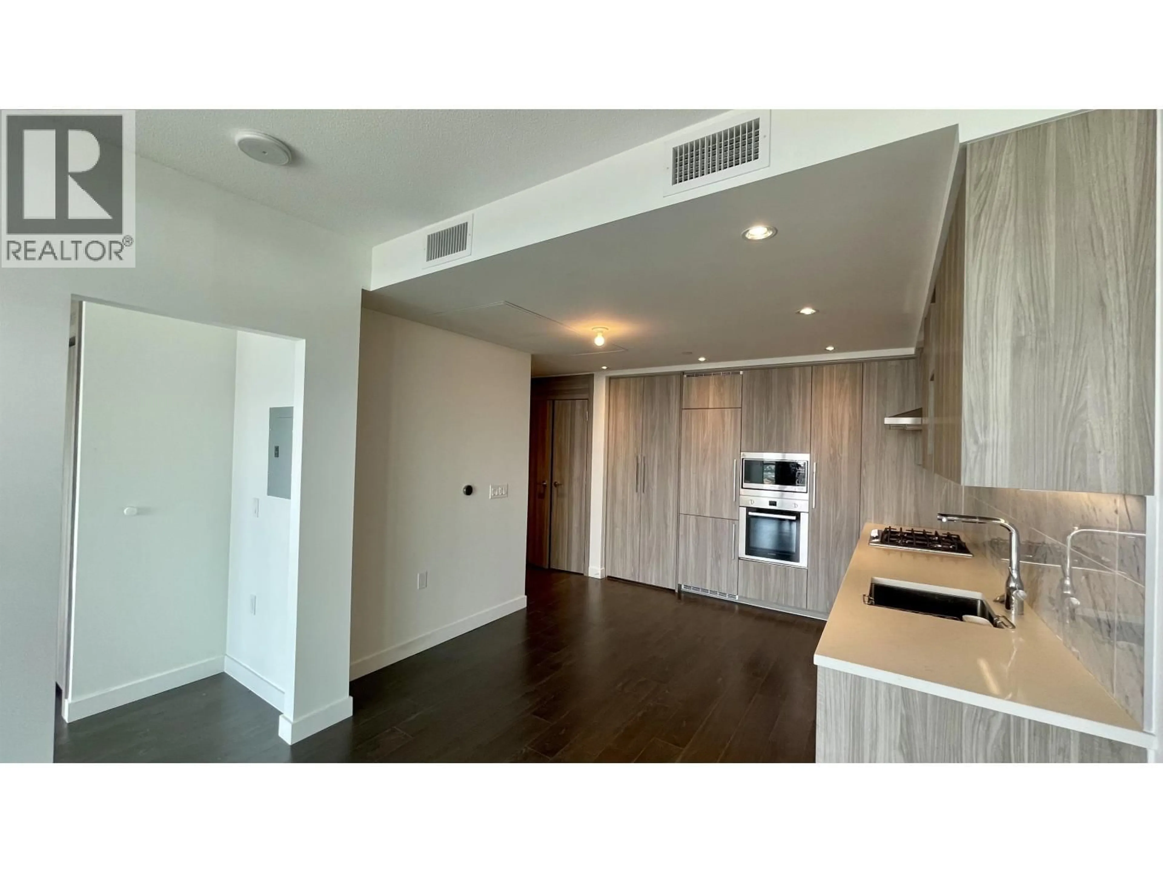 Unknown for 3801 - 4720 LOUGHEED HIGHWAY, Burnaby British Columbia V5C0M8