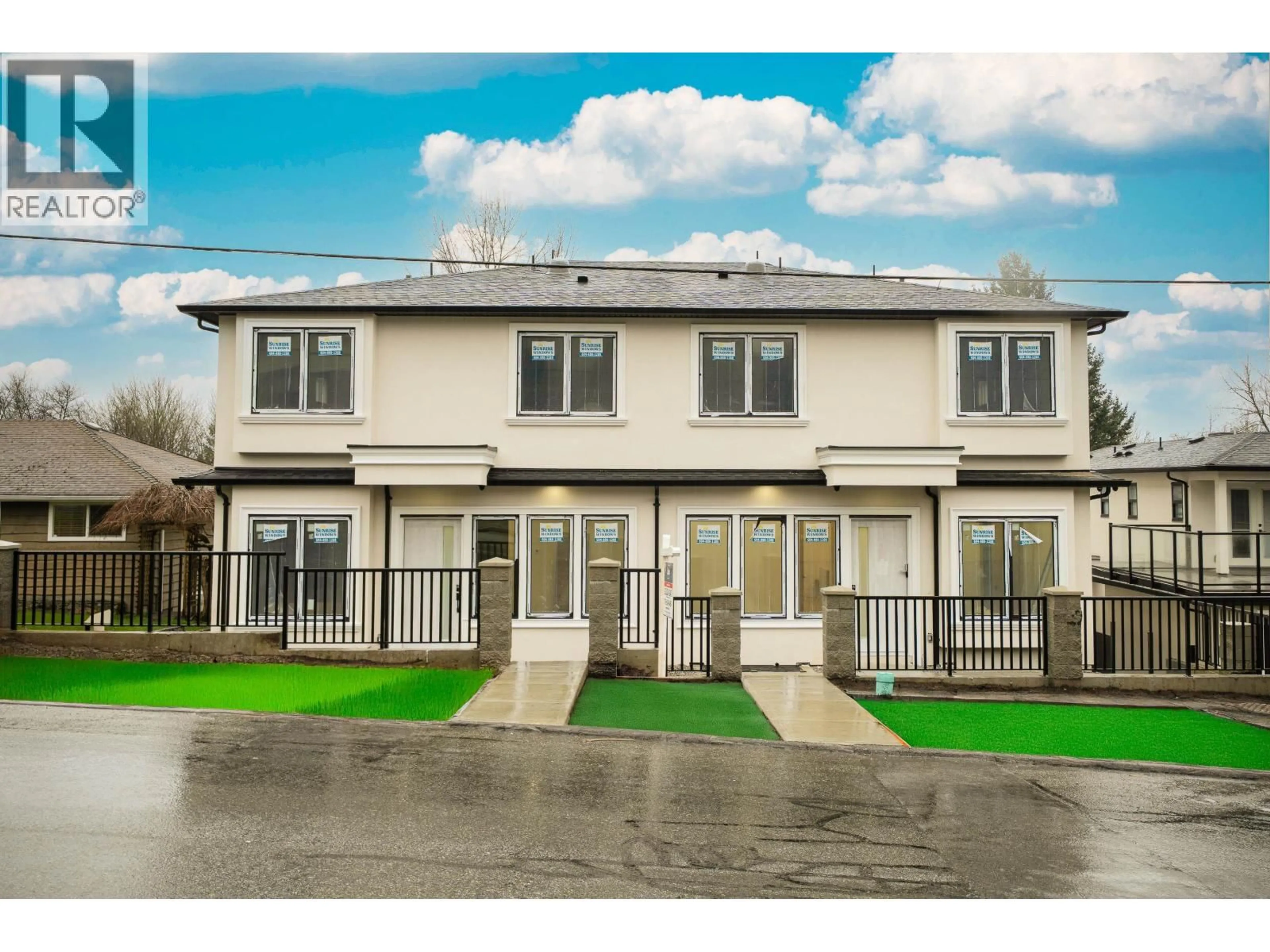 Home with vinyl exterior material, street for 1 - 5091 BUXTON STREET, Burnaby British Columbia V5H1J7
