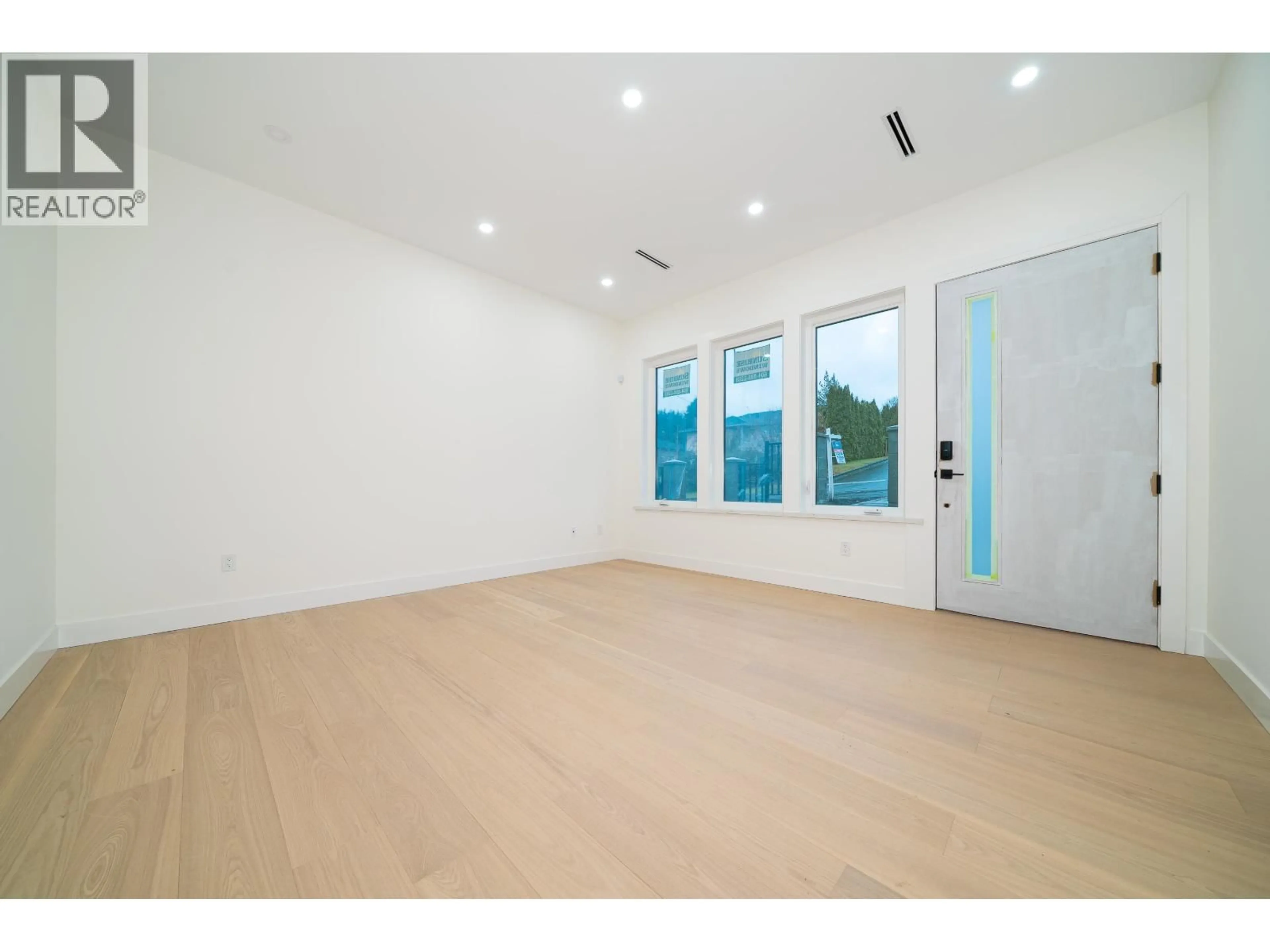 Unknown for 1 - 5091 BUXTON STREET, Burnaby British Columbia V5H1J7