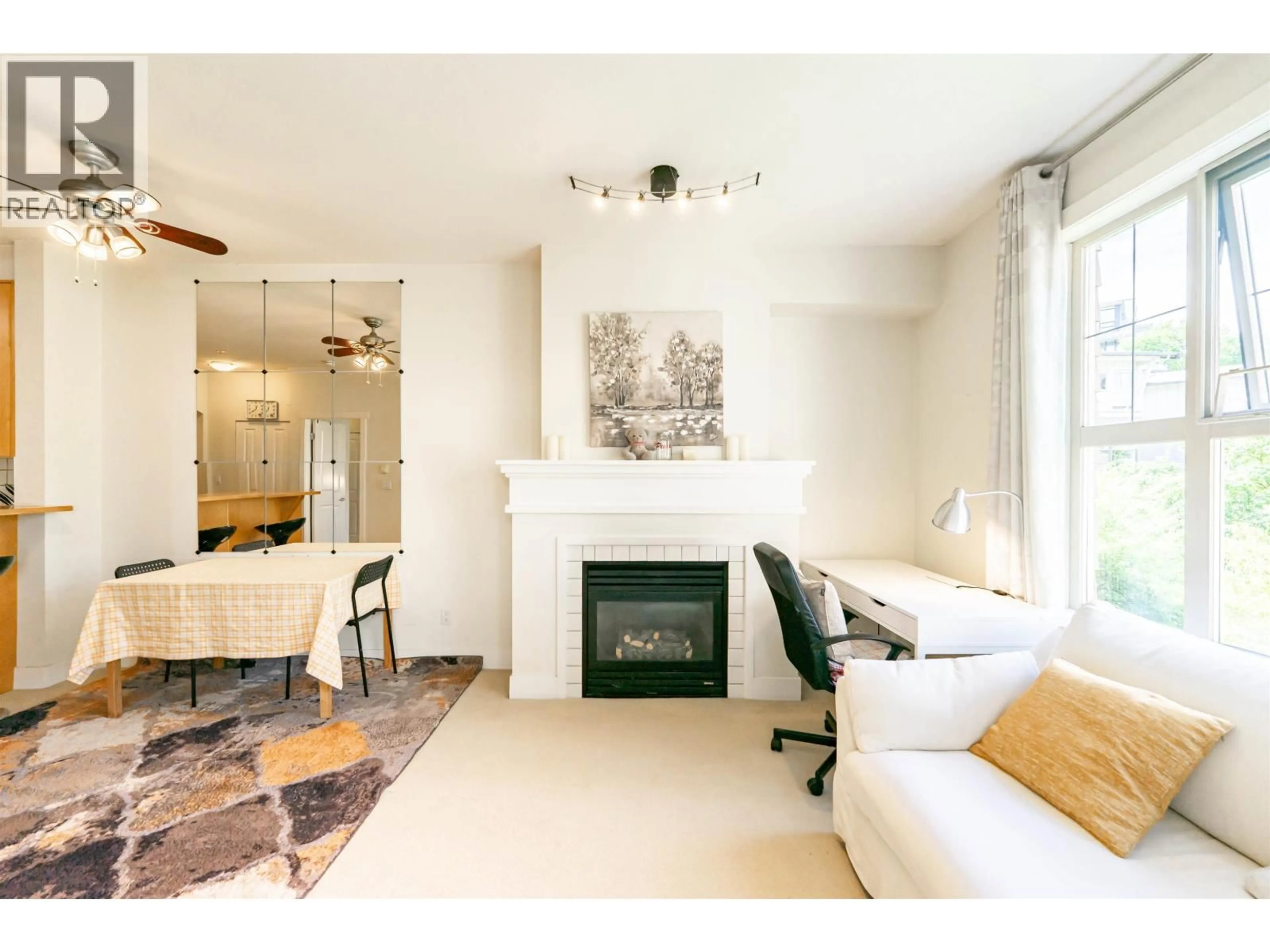 Living room with furniture, unknown for 2303 - 4625 VALLEY DRIVE, Vancouver British Columbia V6J5L7