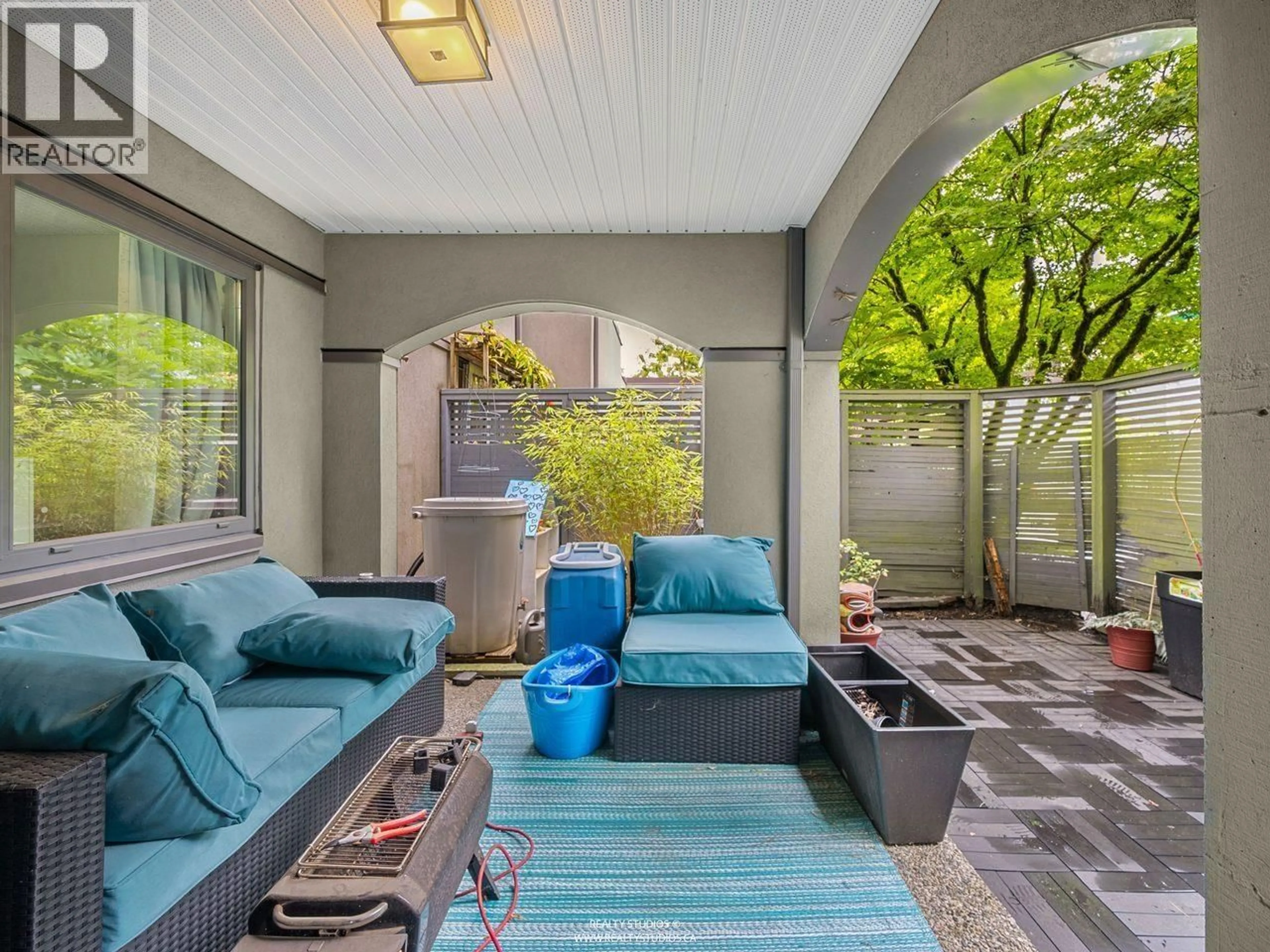 Patio, street for 1330 7TH AVENUE, Vancouver British Columbia V6H3W5