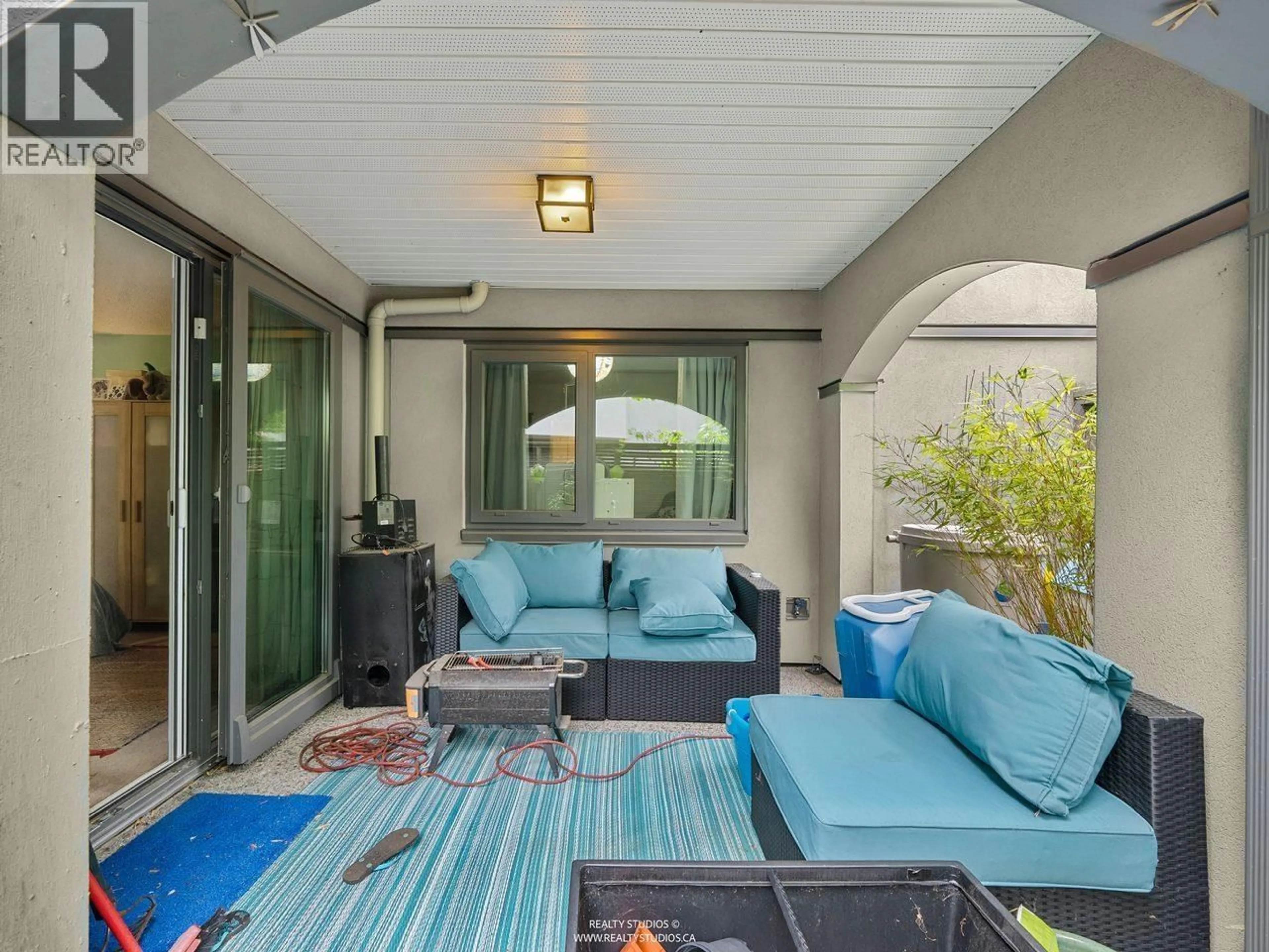 Patio, street for 1330 7TH AVENUE, Vancouver British Columbia V6H3W5