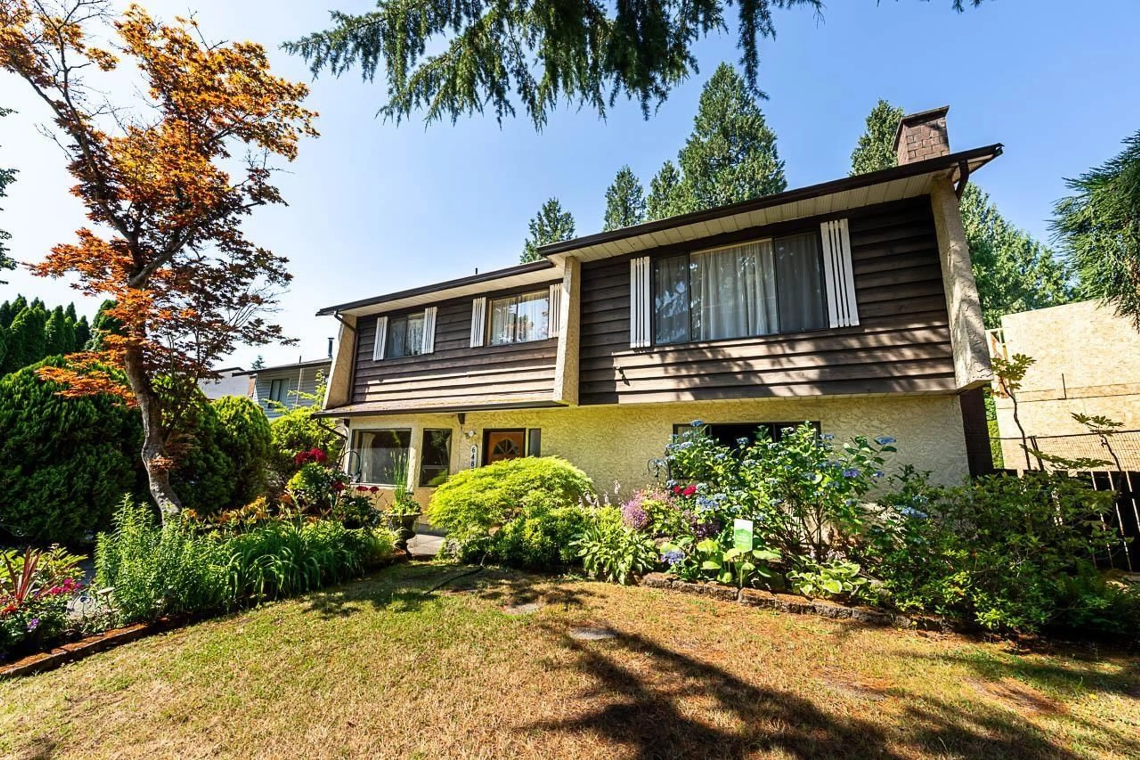 Home with vinyl exterior material, street for 6485 133A STREET, Surrey British Columbia V3W7E2