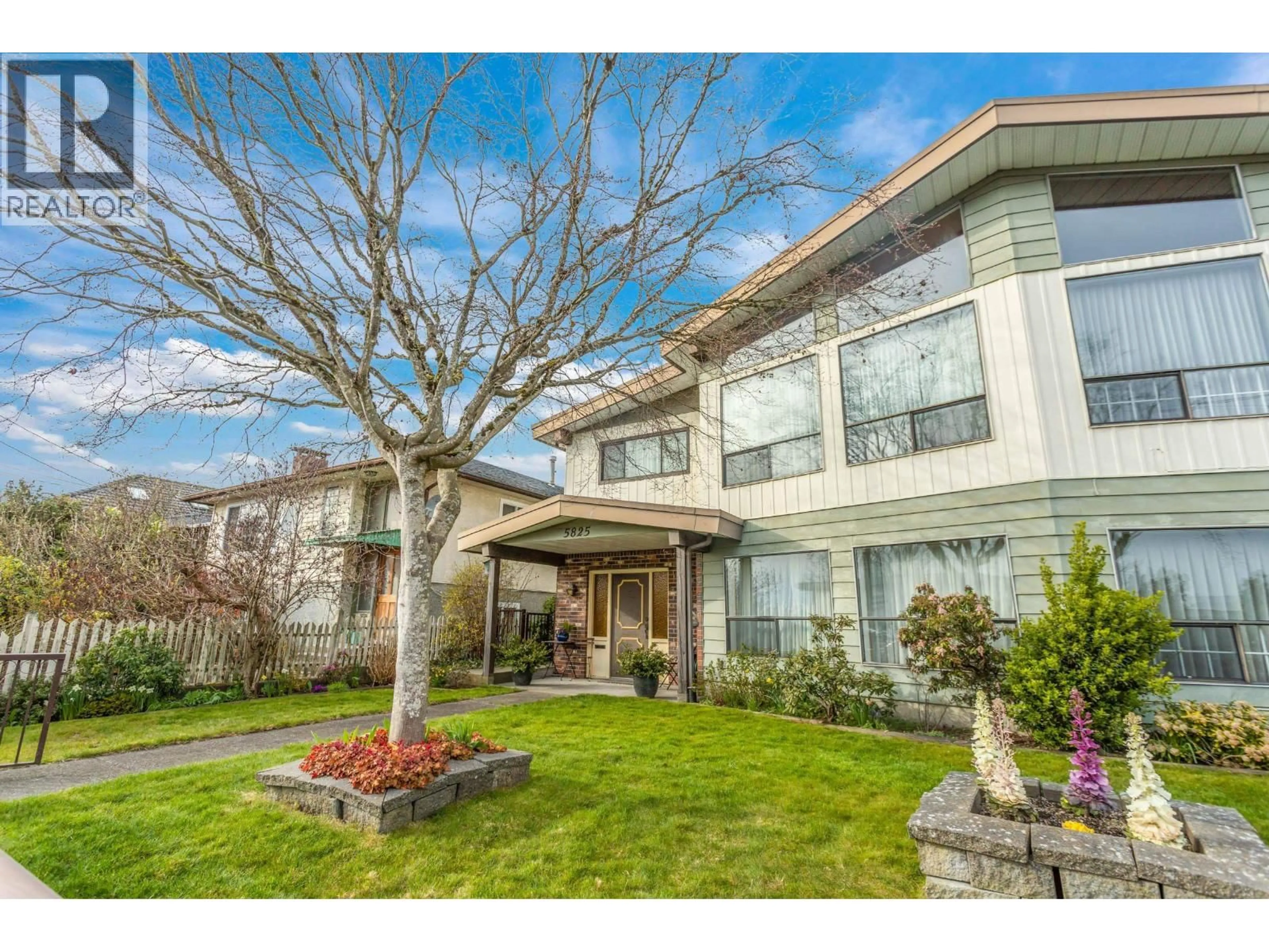 Unknown for 5825 CLINTON STREET, Burnaby British Columbia V5J2M4