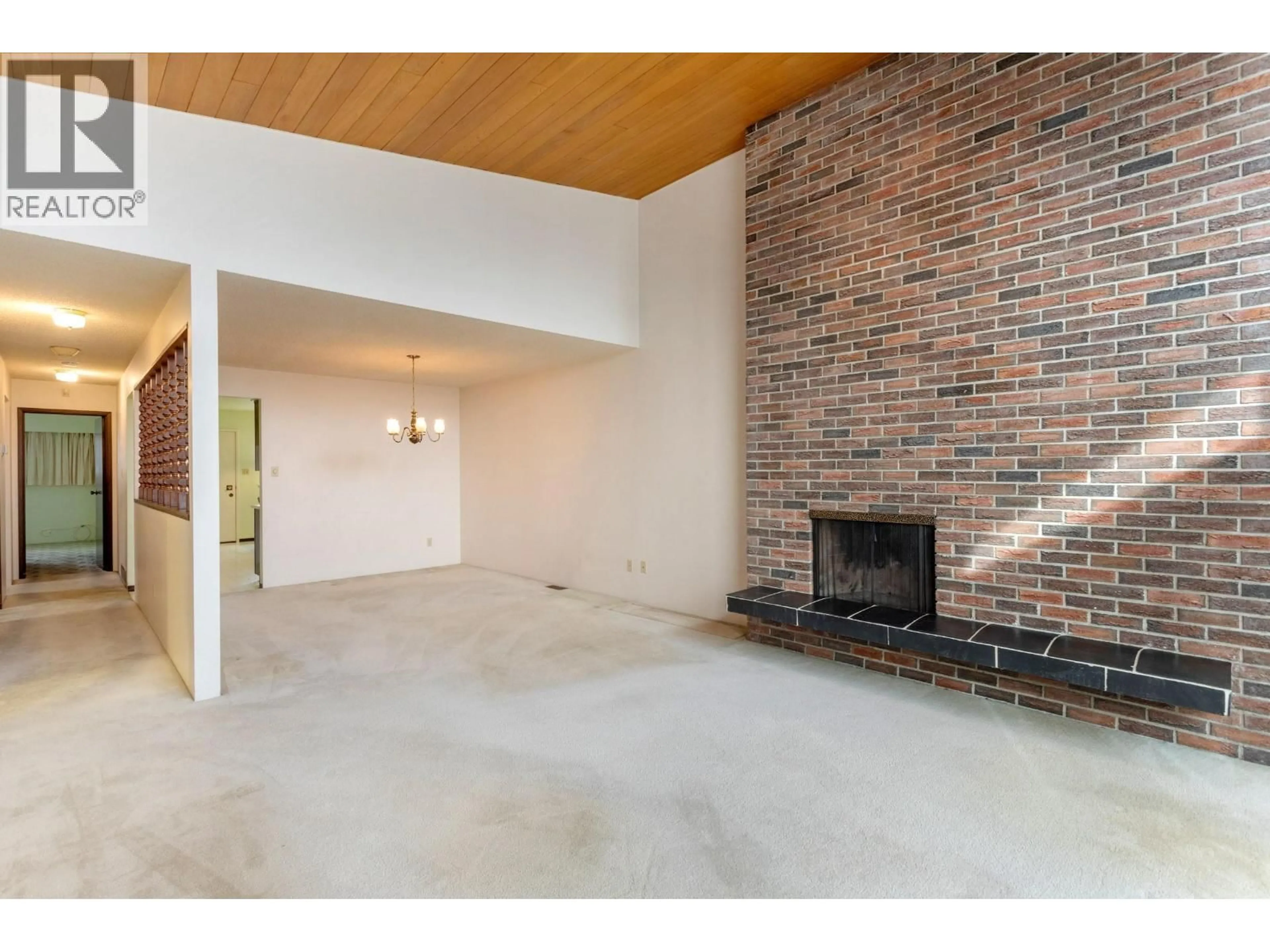 Unknown for 5825 CLINTON STREET, Burnaby British Columbia V5J2M4