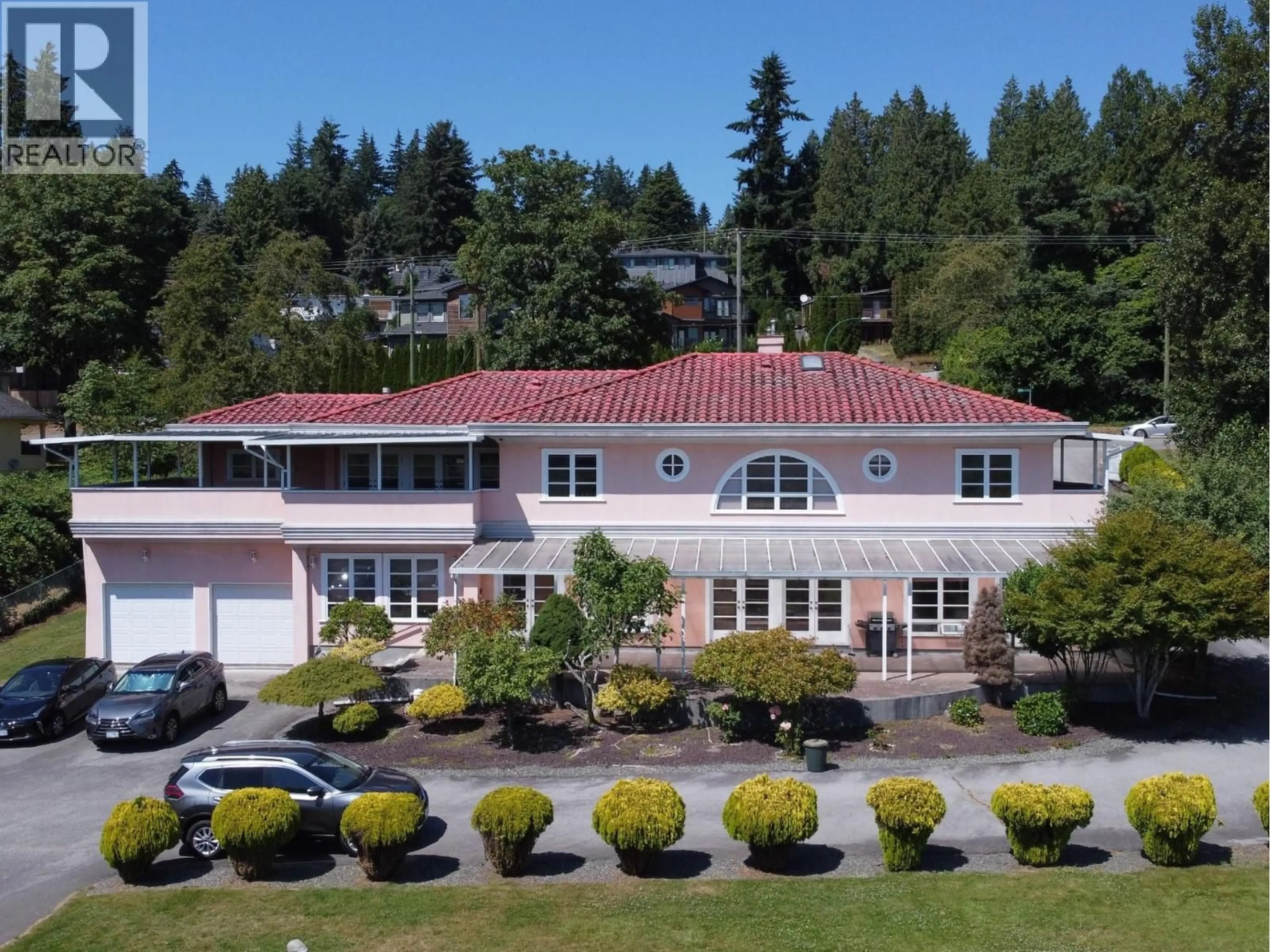 A pic from outside/outdoor area/front of a property/back of a property/a pic from drone, unknown for 4828 MARINE DRIVE, Burnaby British Columbia V5J3G6